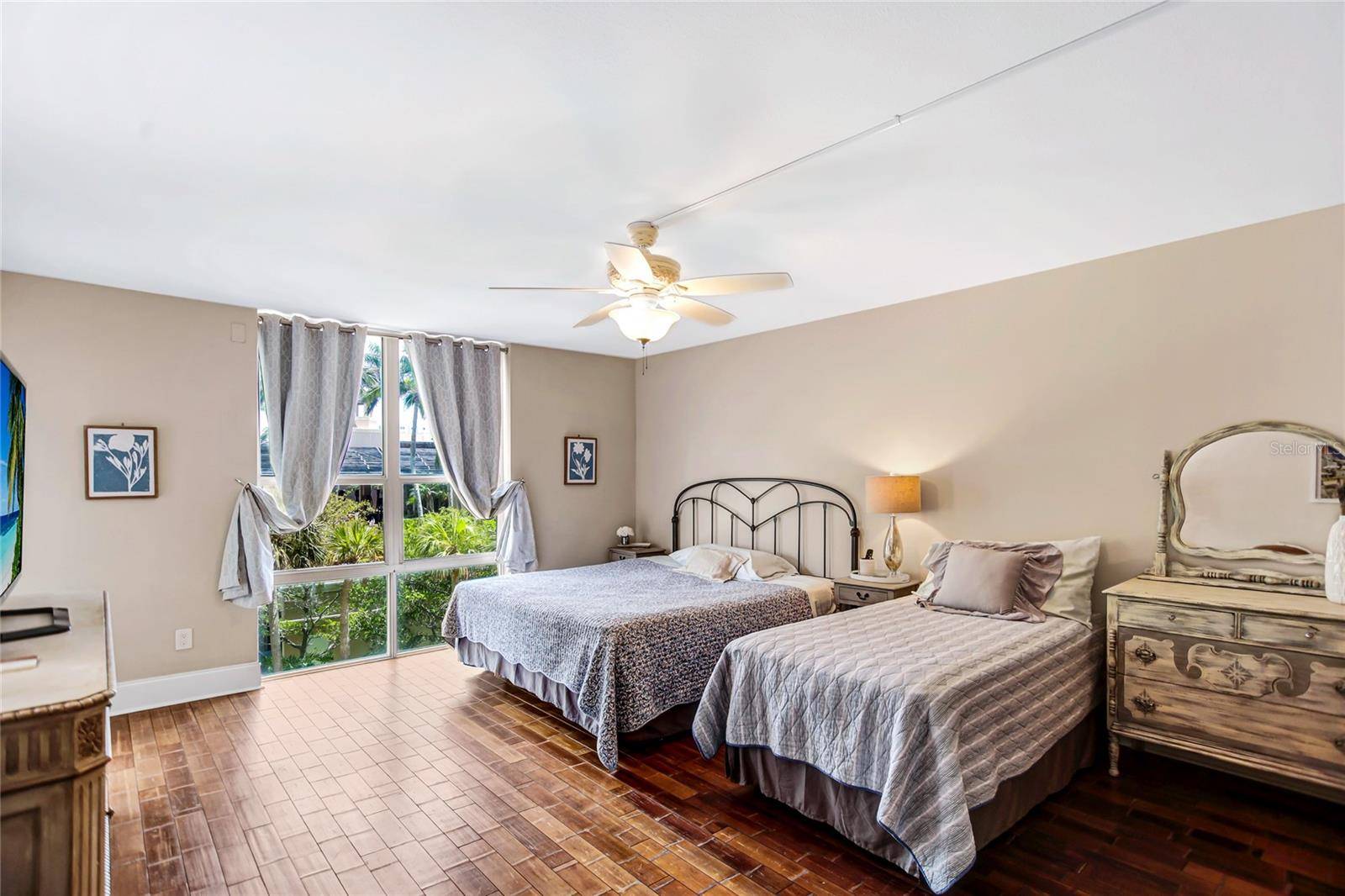 1212 BENJAMIN FRANKLIN DR #303, Sarasota, FL 34236