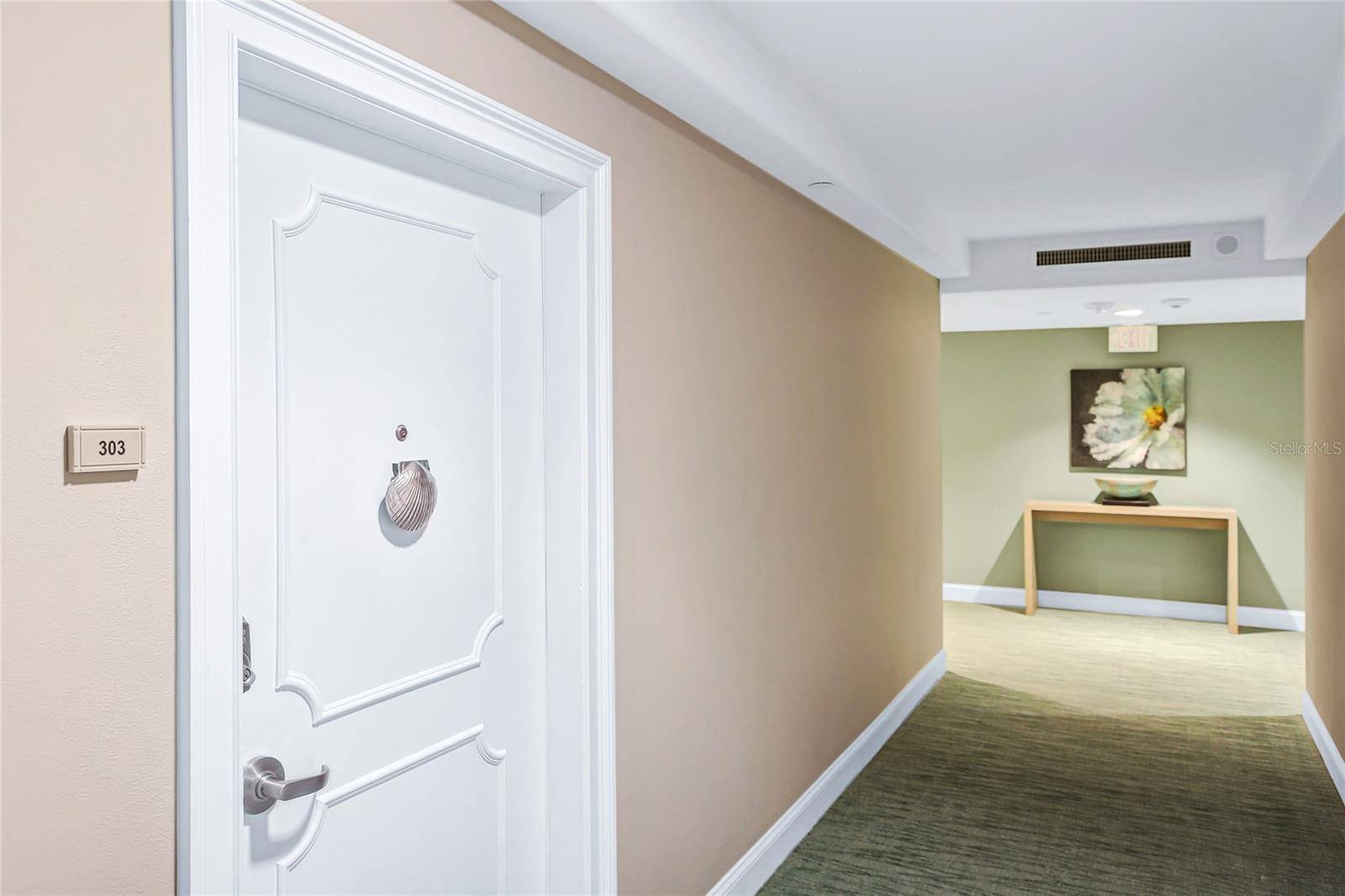 1212 BENJAMIN FRANKLIN DR #303, Sarasota, FL 34236