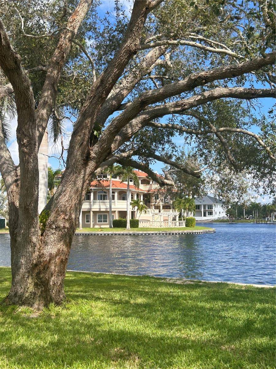 143 CREEK DR SE, Port Charlotte, FL 33952