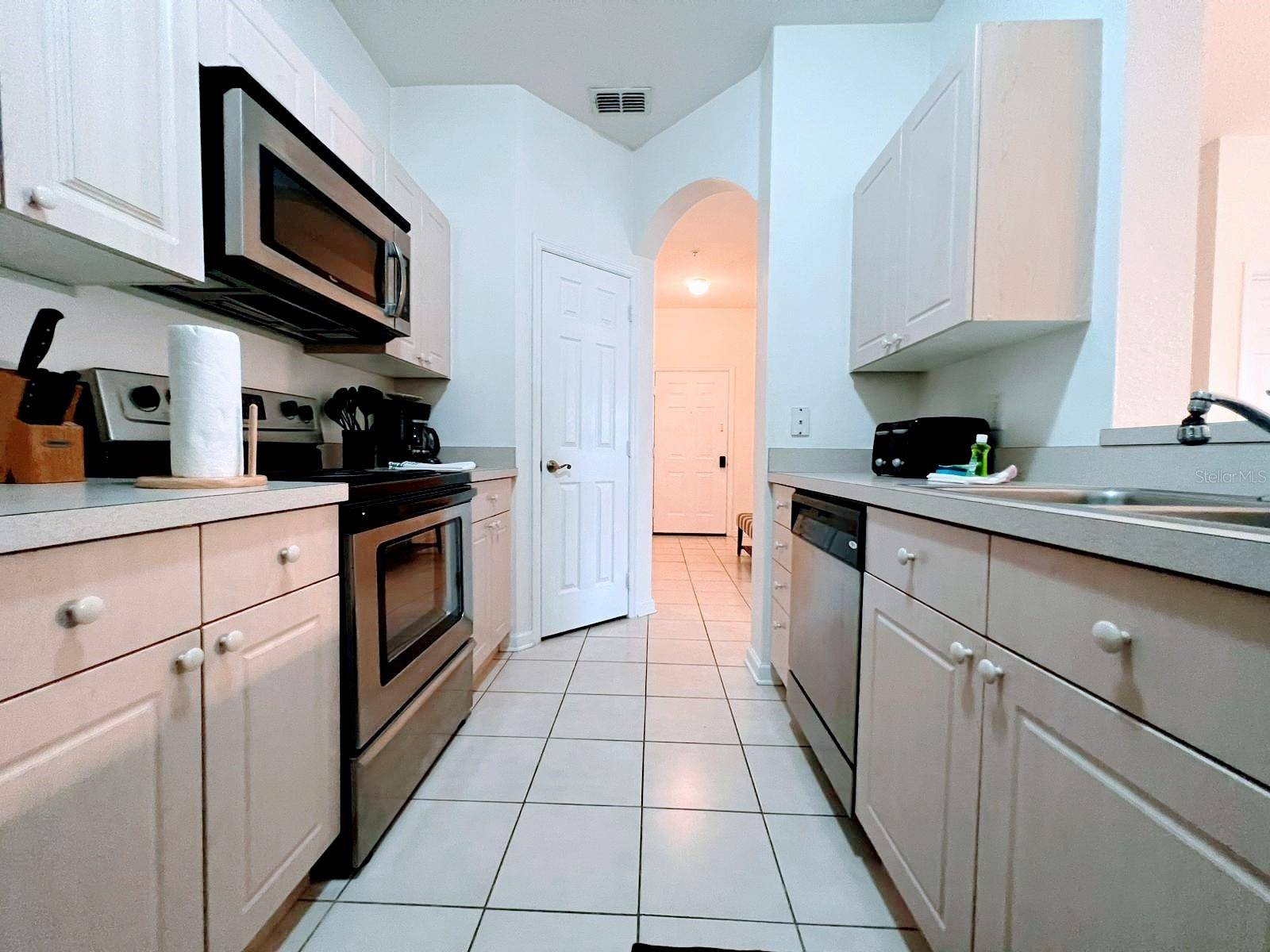 2302 SILVER PALM DR #301, Kissimmee, FL 34747