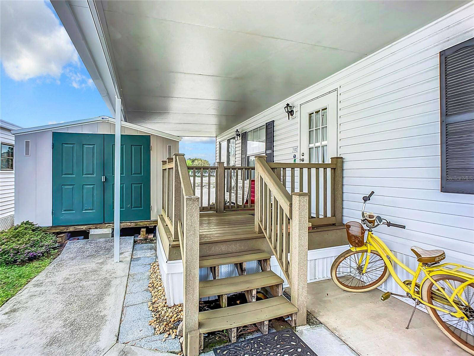 92 EAGLE PT S, Osteen, FL 32764