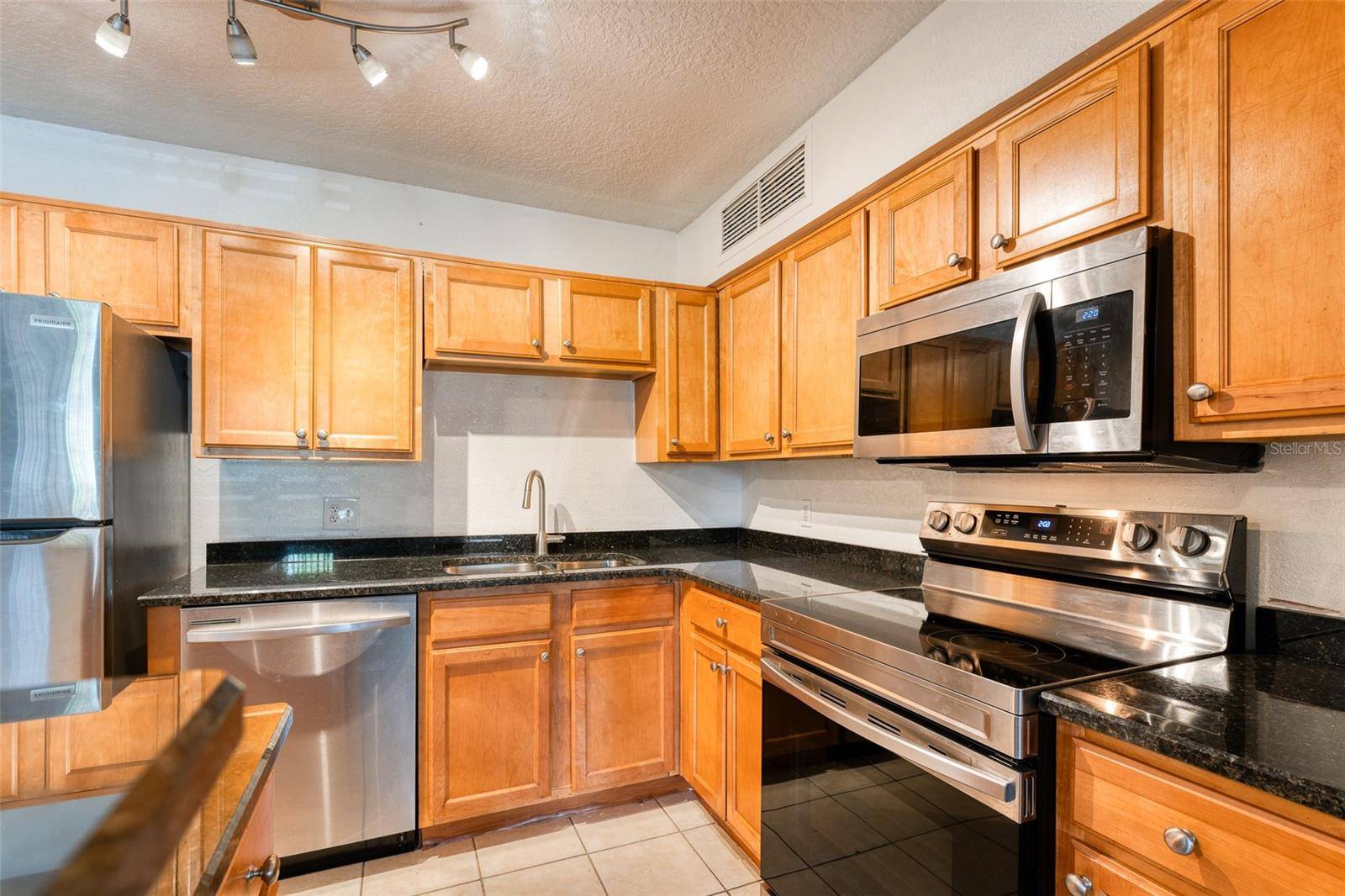 320 BLACK OAK CT #107, Altamonte Springs, FL 32701
