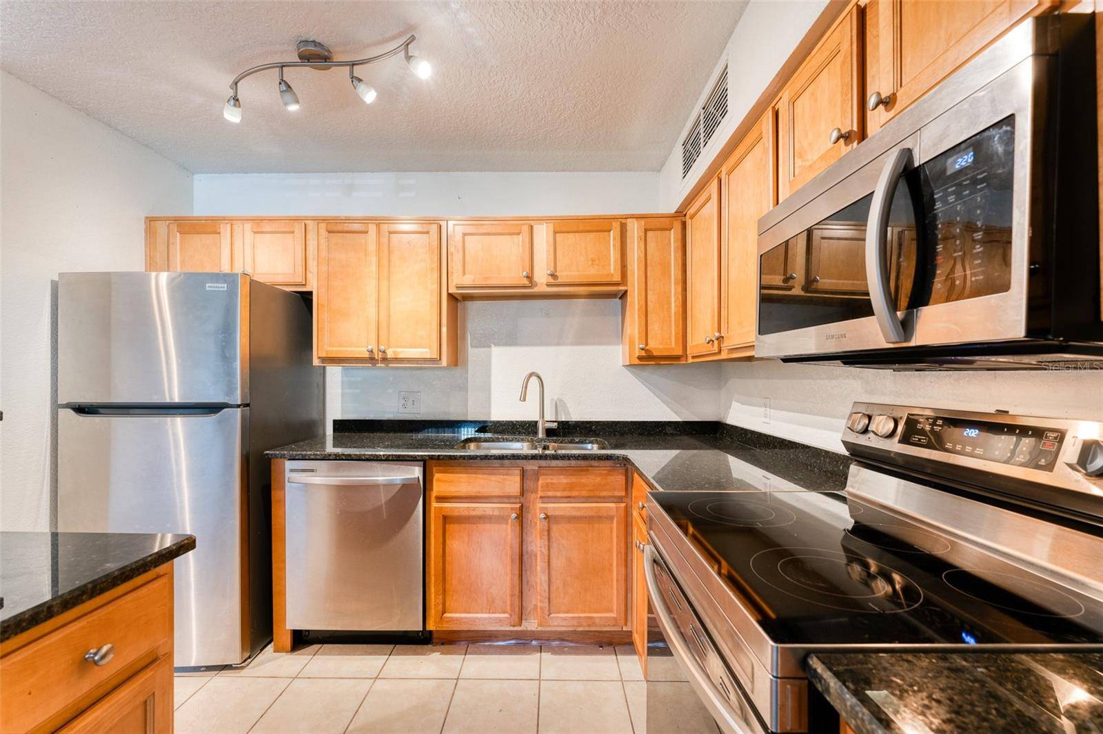 320 BLACK OAK CT #107, Altamonte Springs, FL 32701