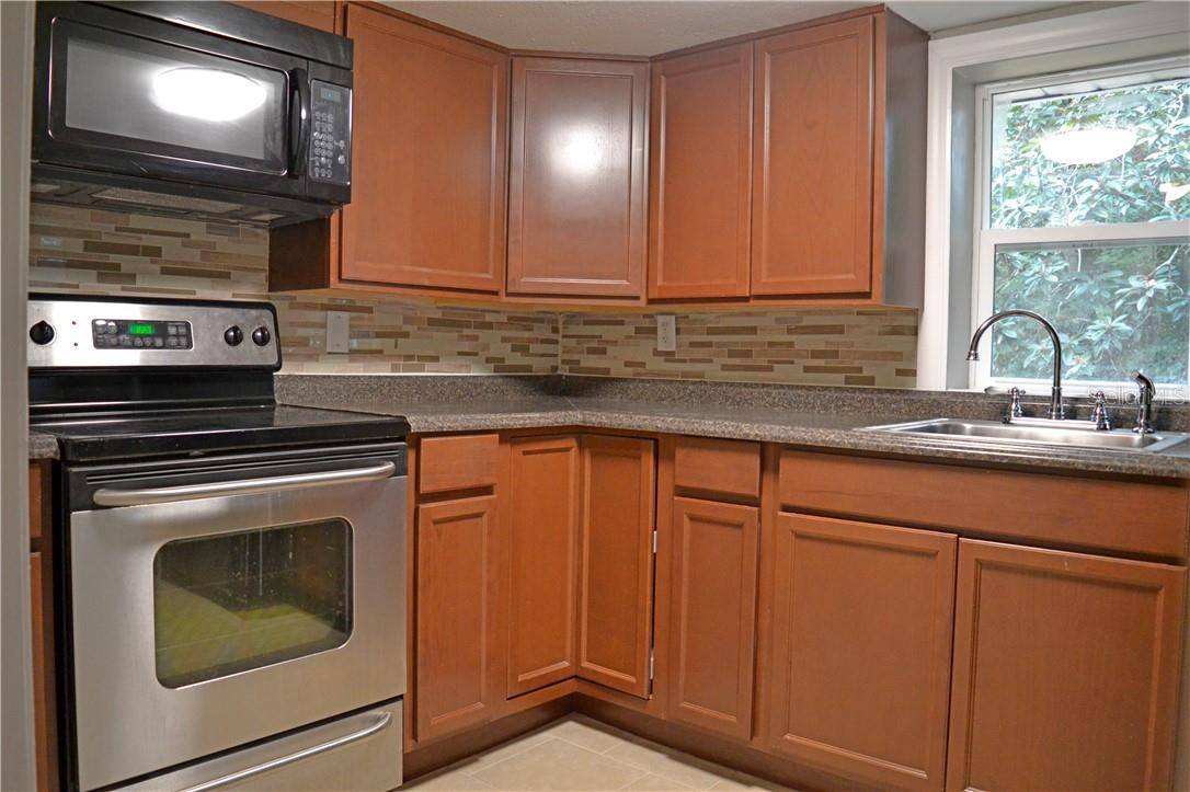 647 S DELAWARE AVE, Deland, FL 32720