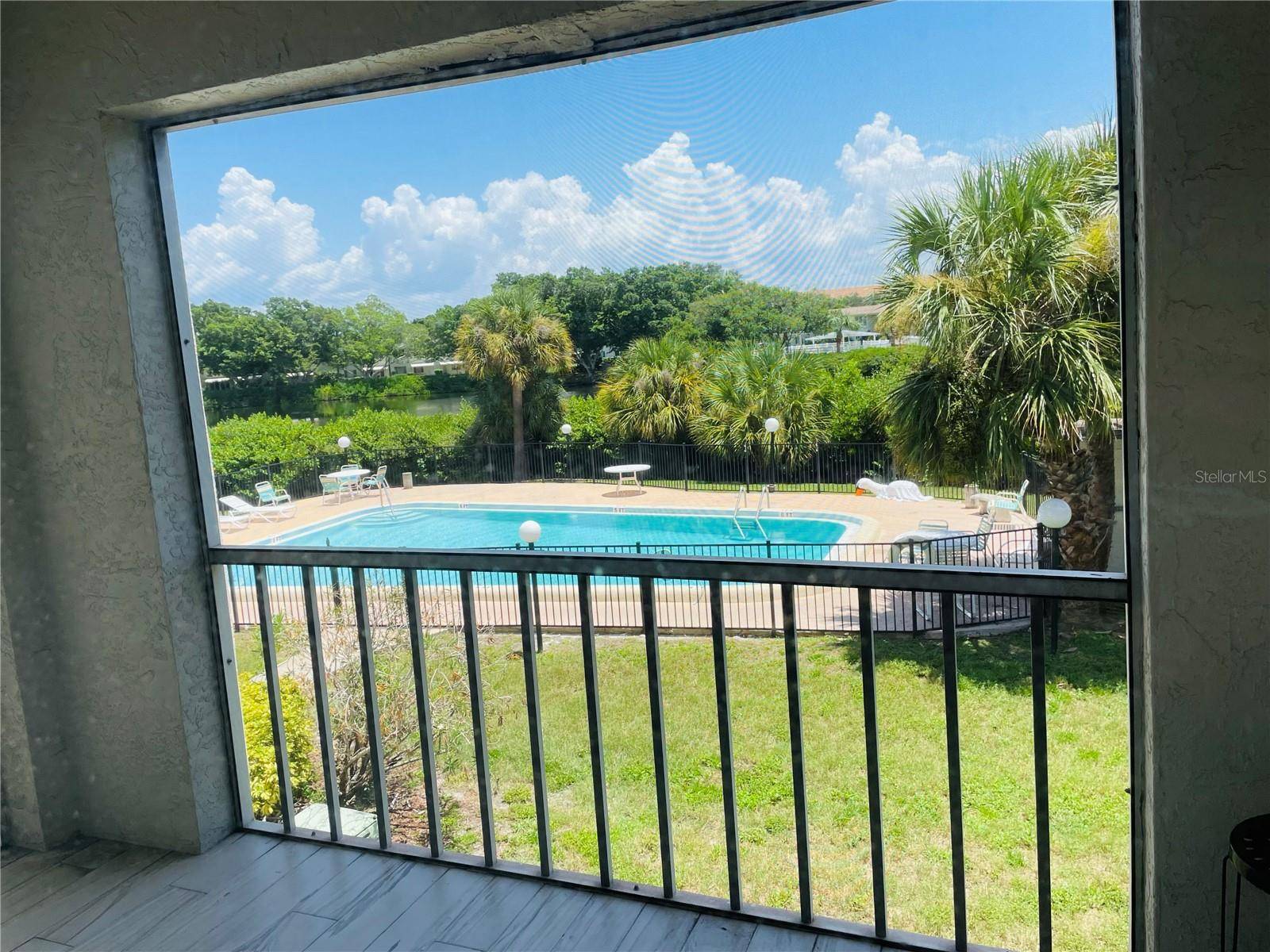 1860 MASSACHUSETTS AVE NE #214, St Petersburg, FL 33703