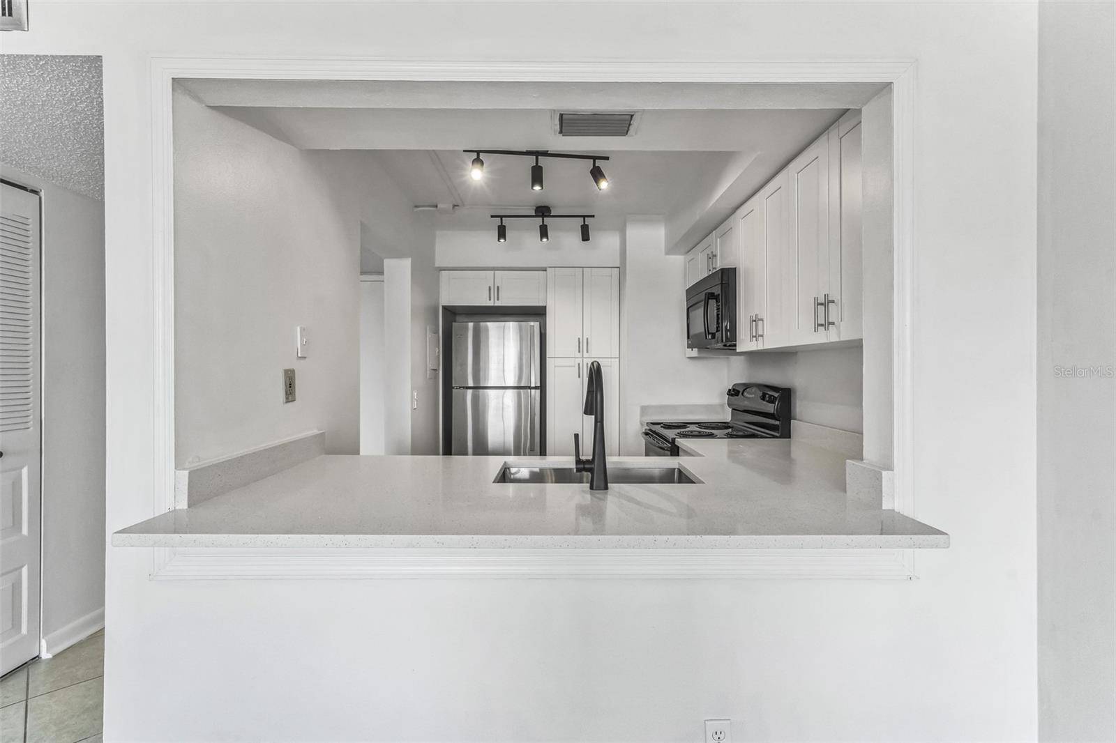 6219 PALMA DEL MAR BLVD S #301, St Petersburg, FL 33715
