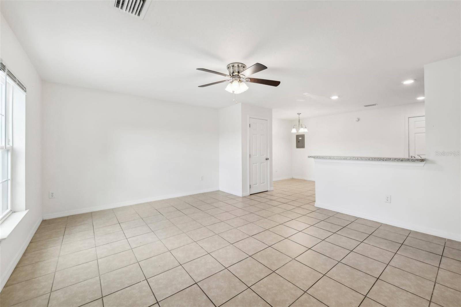 210 MAJORS LN #B, Kissimmee, FL 34743