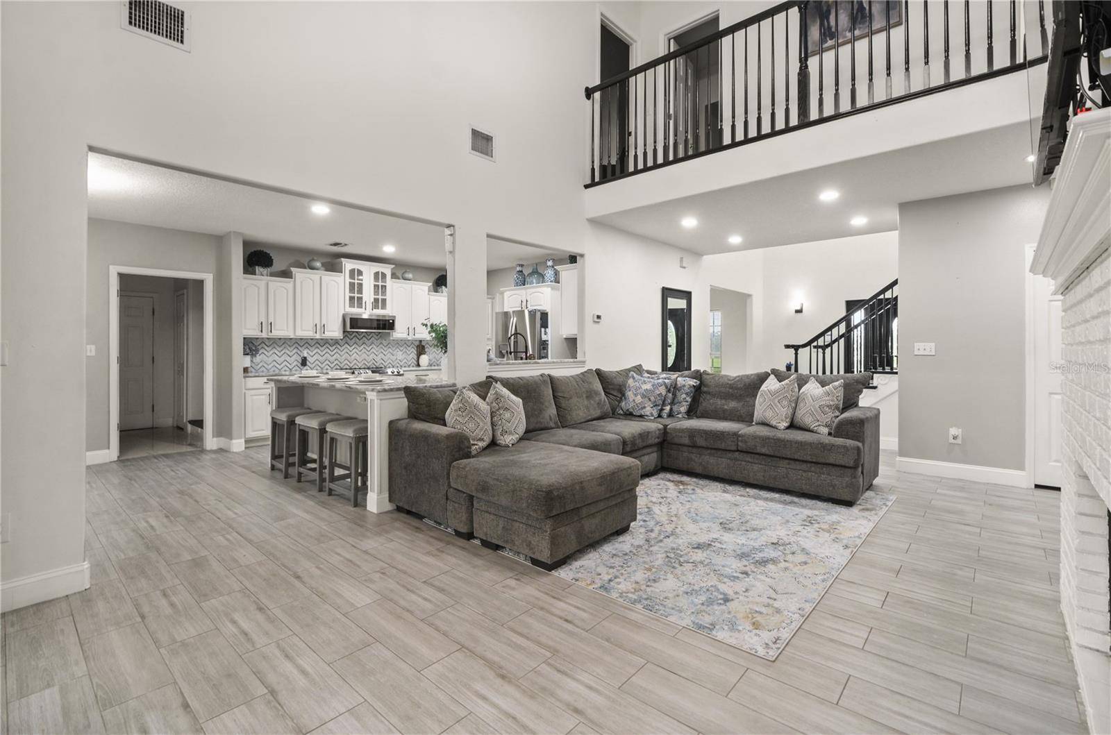 2393 APPY LN, Apopka, FL 32712