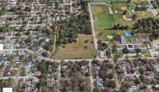 1 ARMAND DR, Tampa, FL 33634