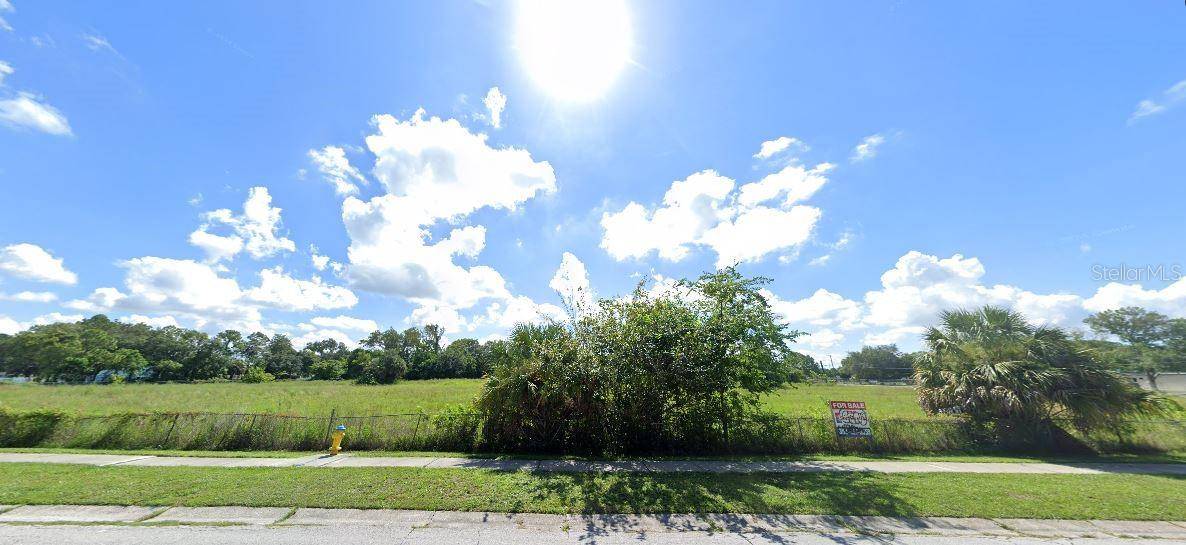 1 ARMAND DR, Tampa, FL 33634