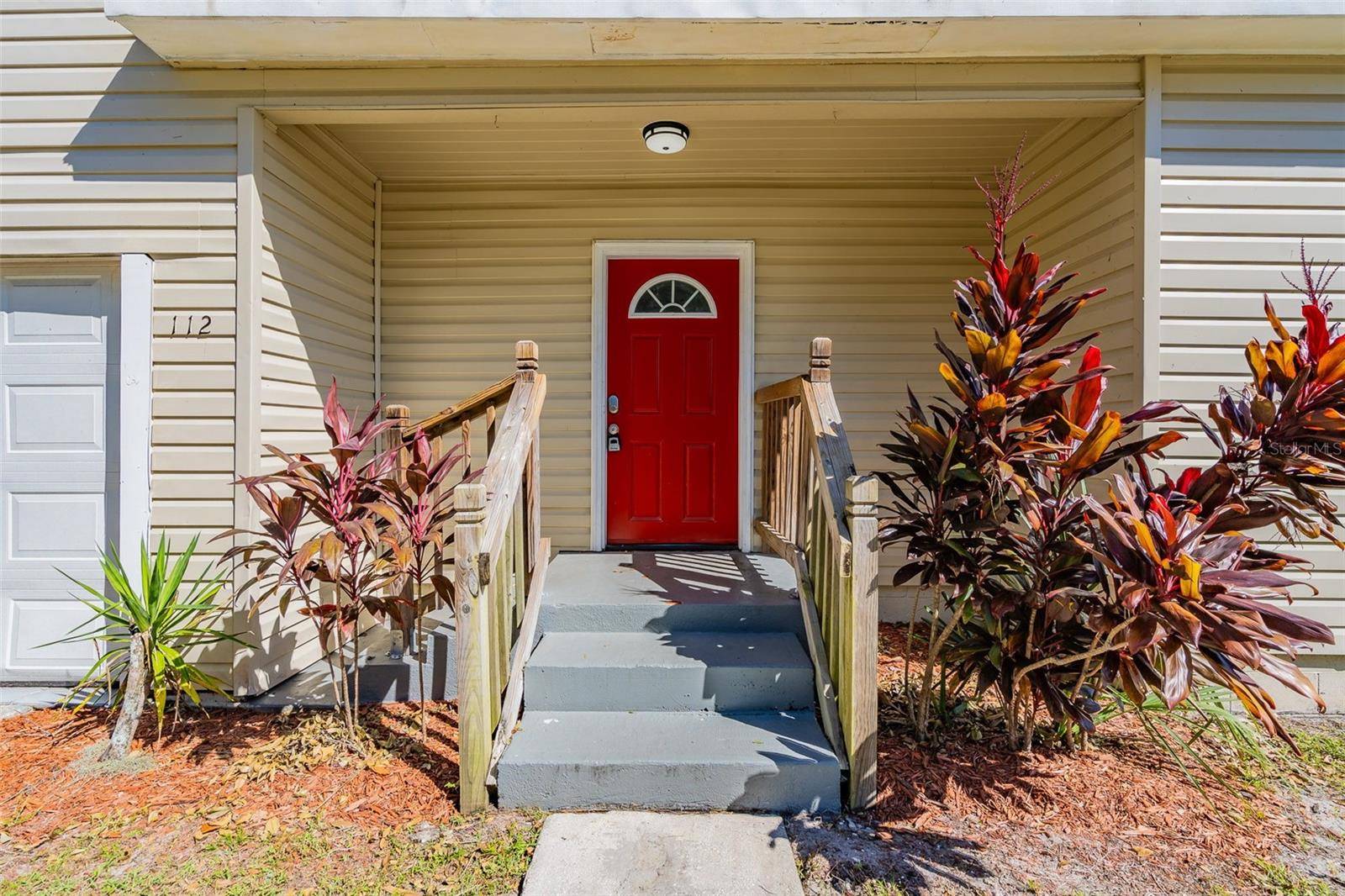 112 S MOSS ST, Leesburg, FL 34748