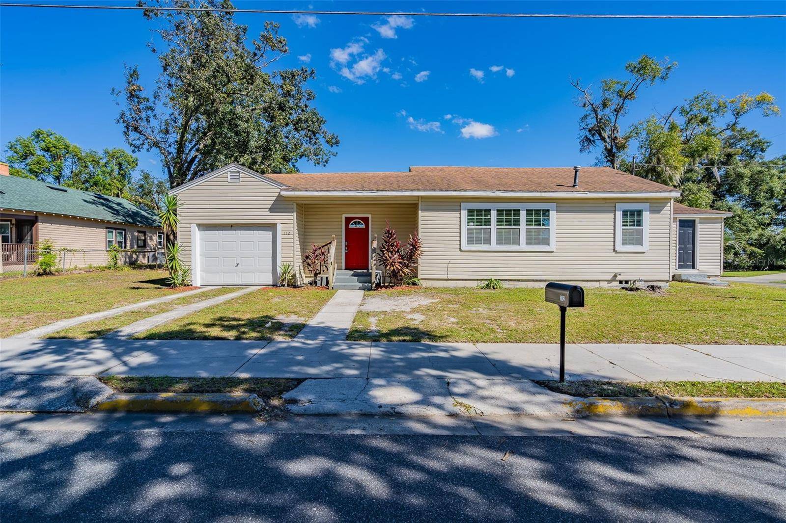 112 S MOSS ST, Leesburg, FL 34748