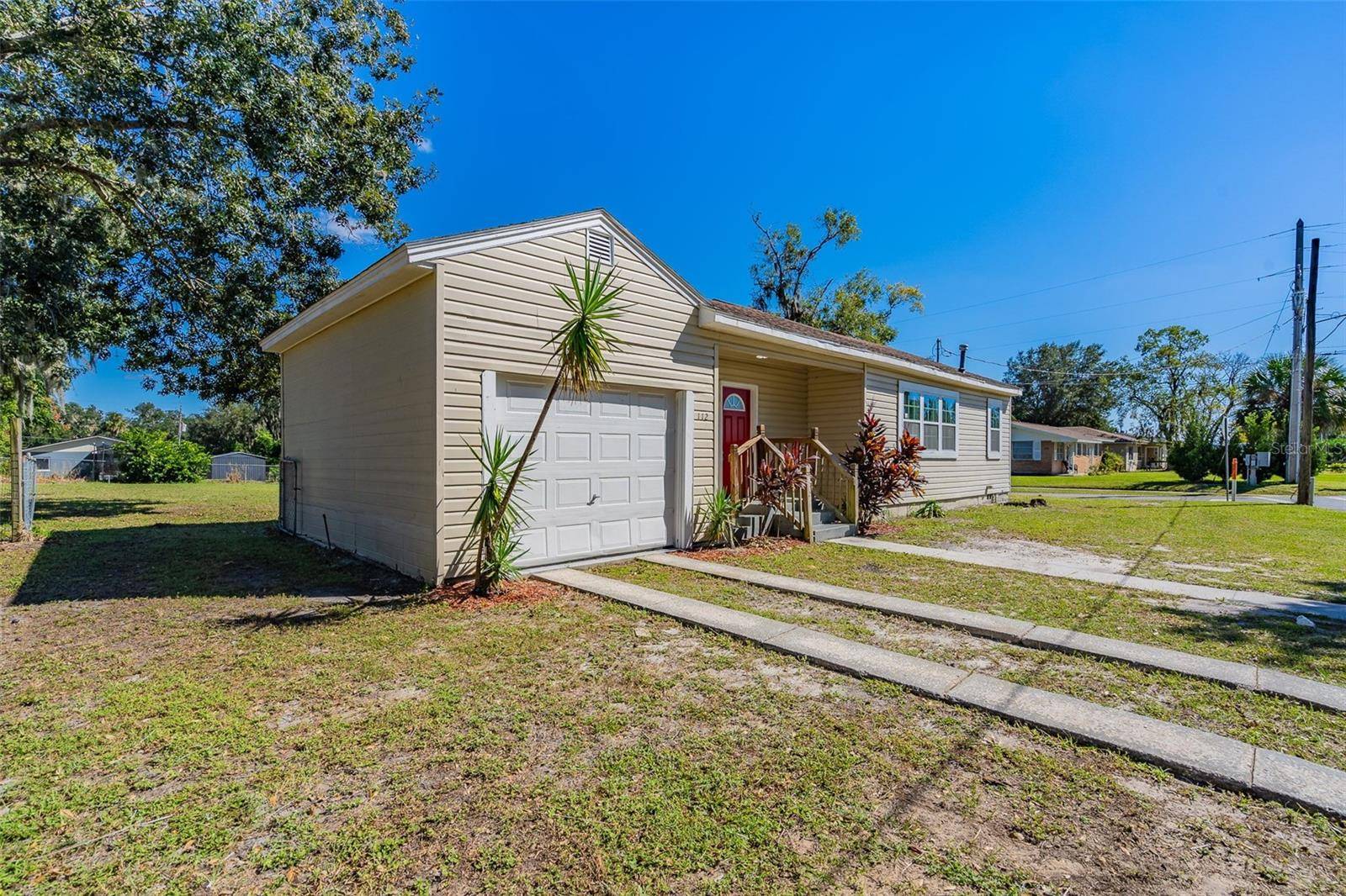 112 S MOSS ST, Leesburg, FL 34748