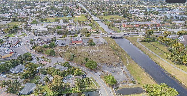 3900 NW 37TH ST, Lauderdale Lakes, FL 33309