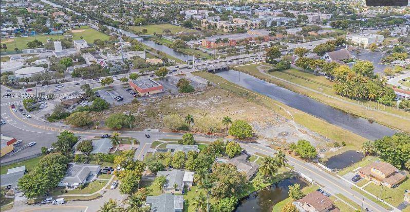3900 NW 37TH ST, Lauderdale Lakes, FL 33309