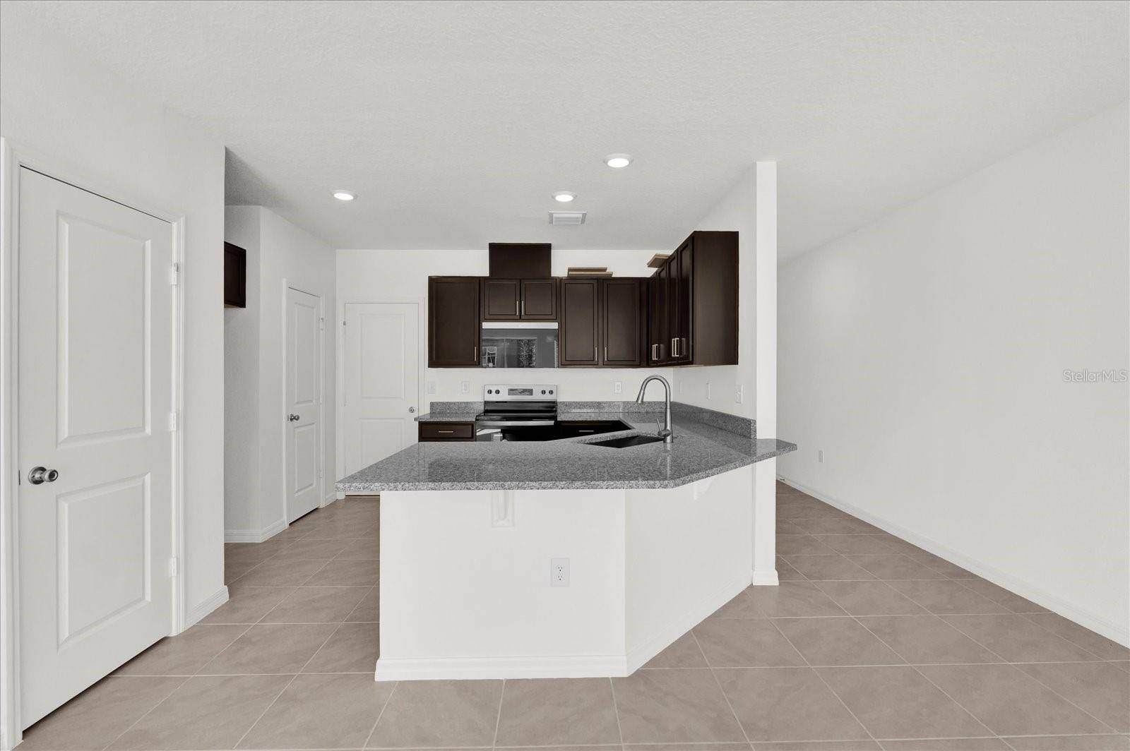375 SEQUOIA DR, Lake Wales, FL 33859