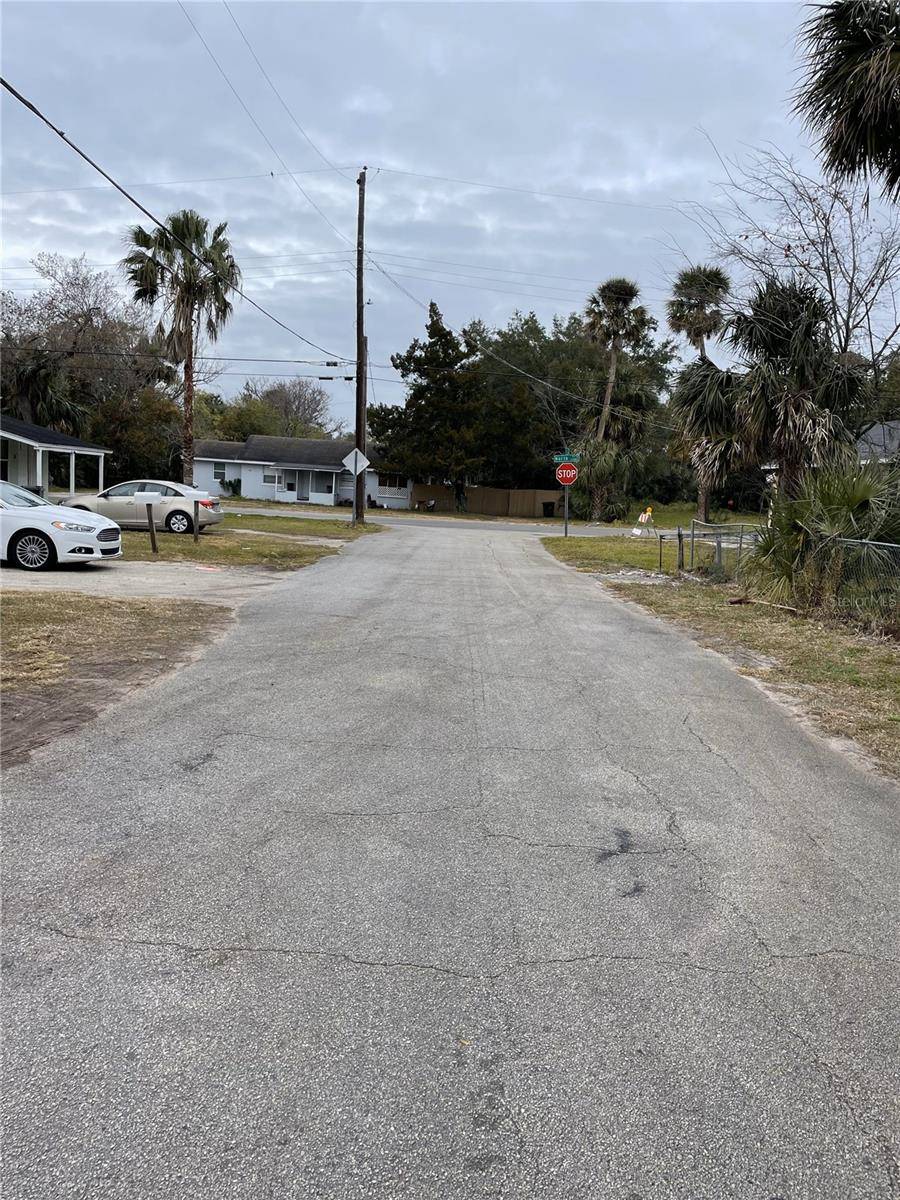 E SPRUCE ST, Daytona Beach, FL 32114