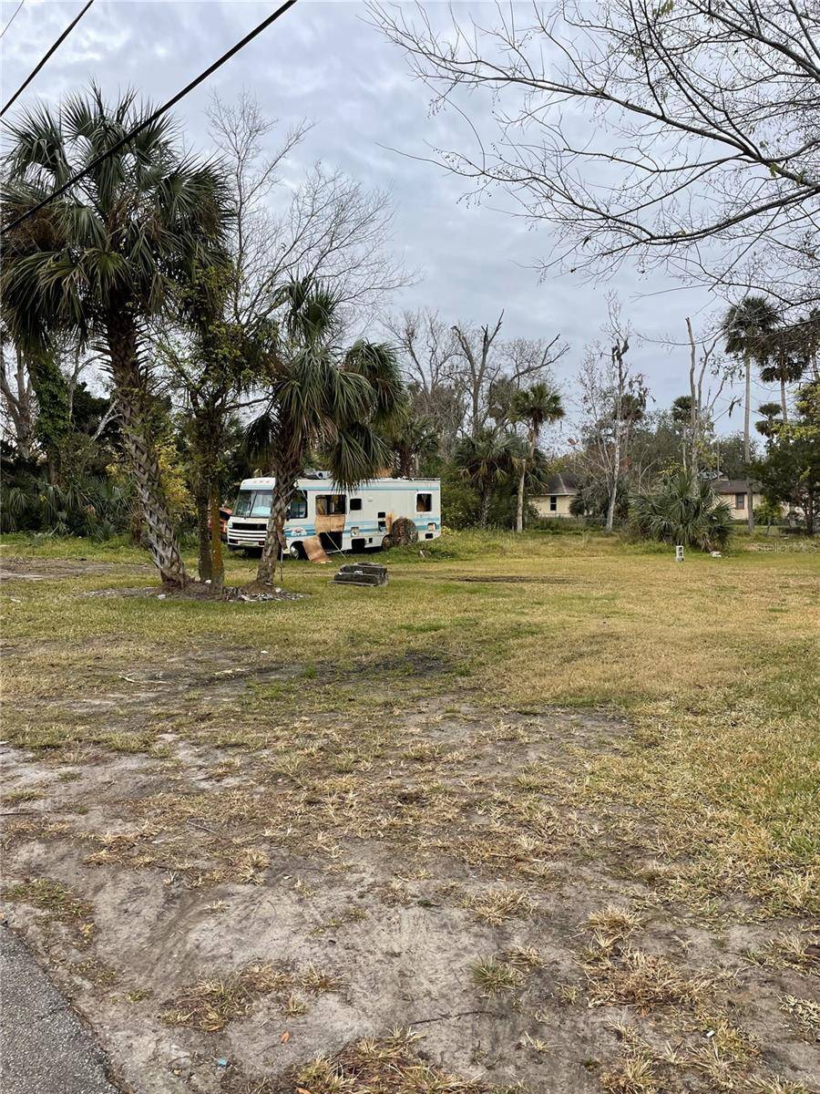 E SPRUCE ST, Daytona Beach, FL 32114