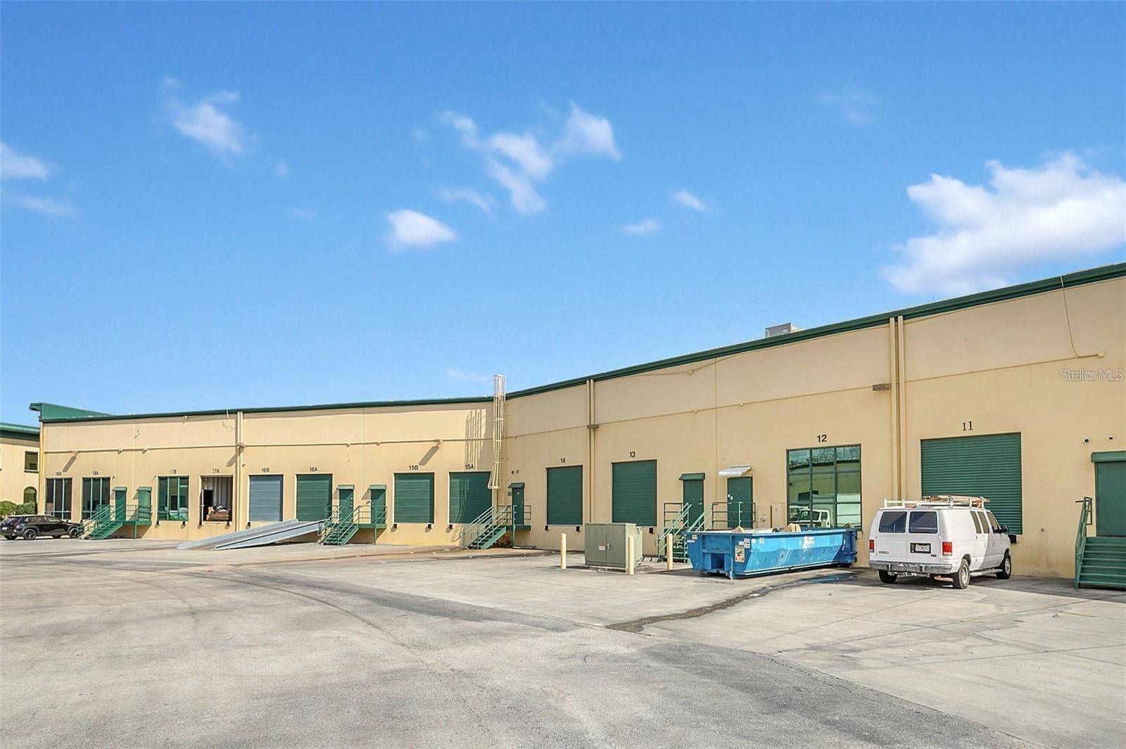 6881 KINGSPOINTE Pkwy #11, Orlando, FL 32819