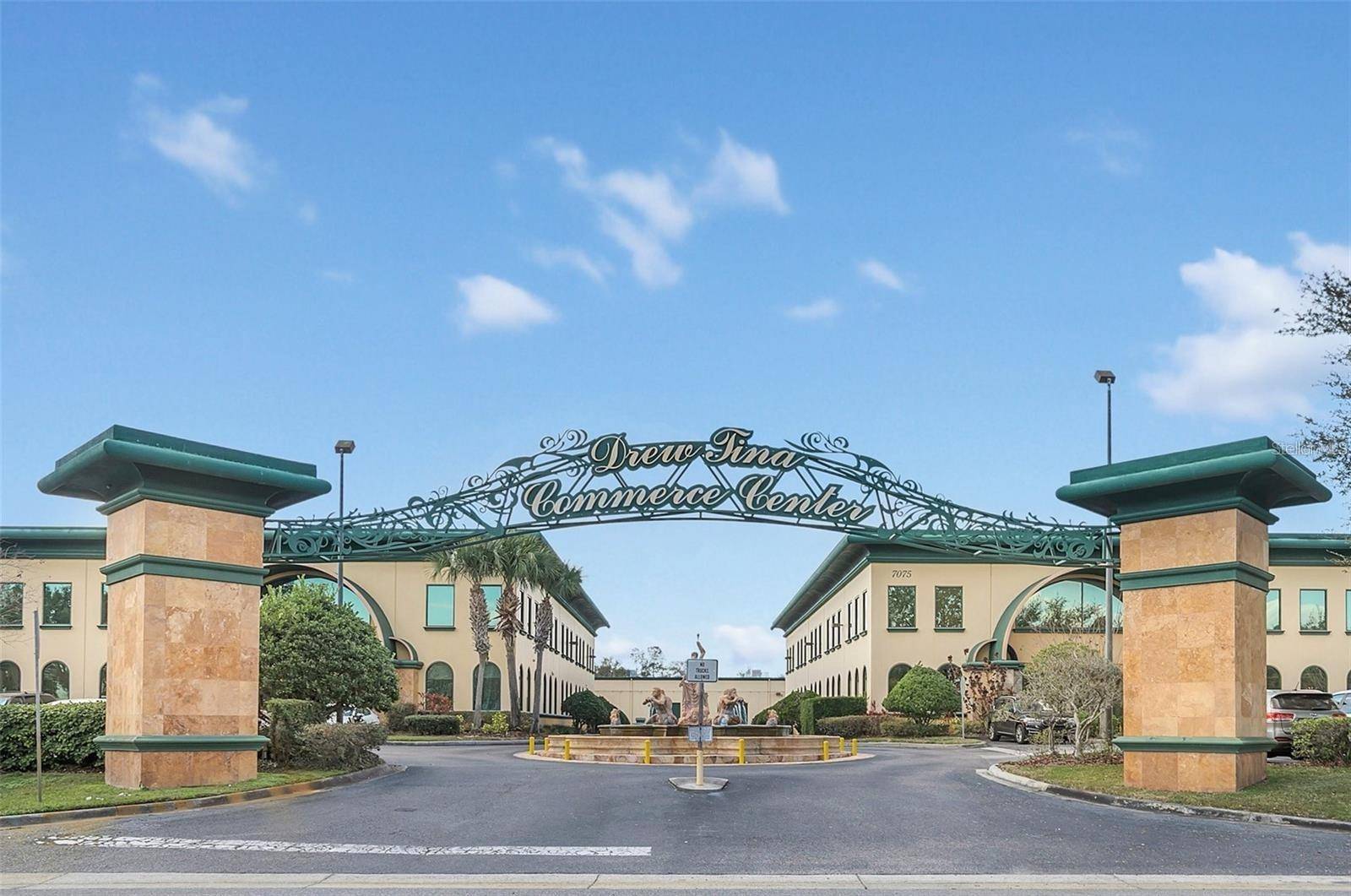 6881 KINGSPOINTE Pkwy #11, Orlando, FL 32819