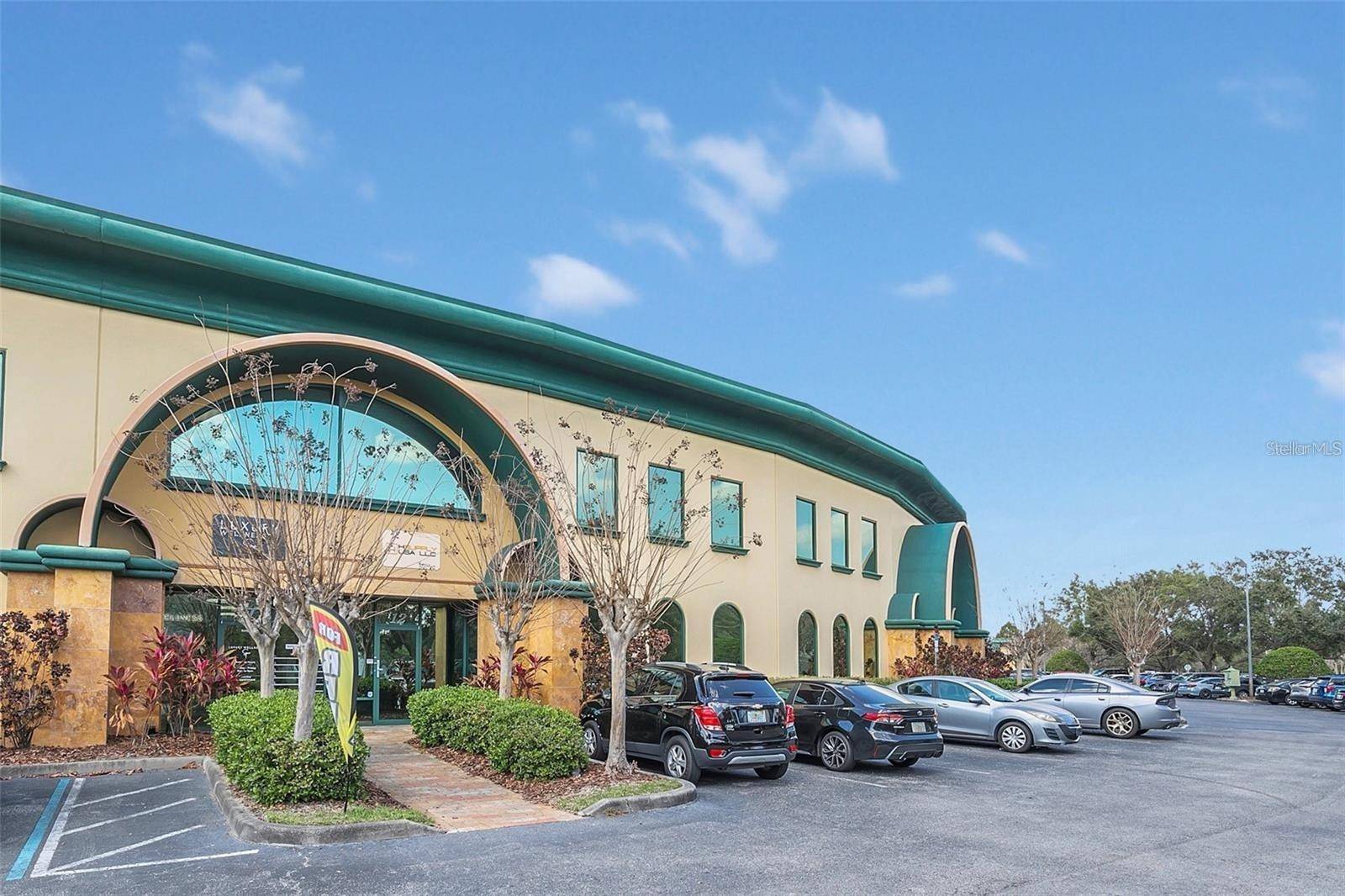 6881 KINGSPOINTE Pkwy #11, Orlando, FL 32819