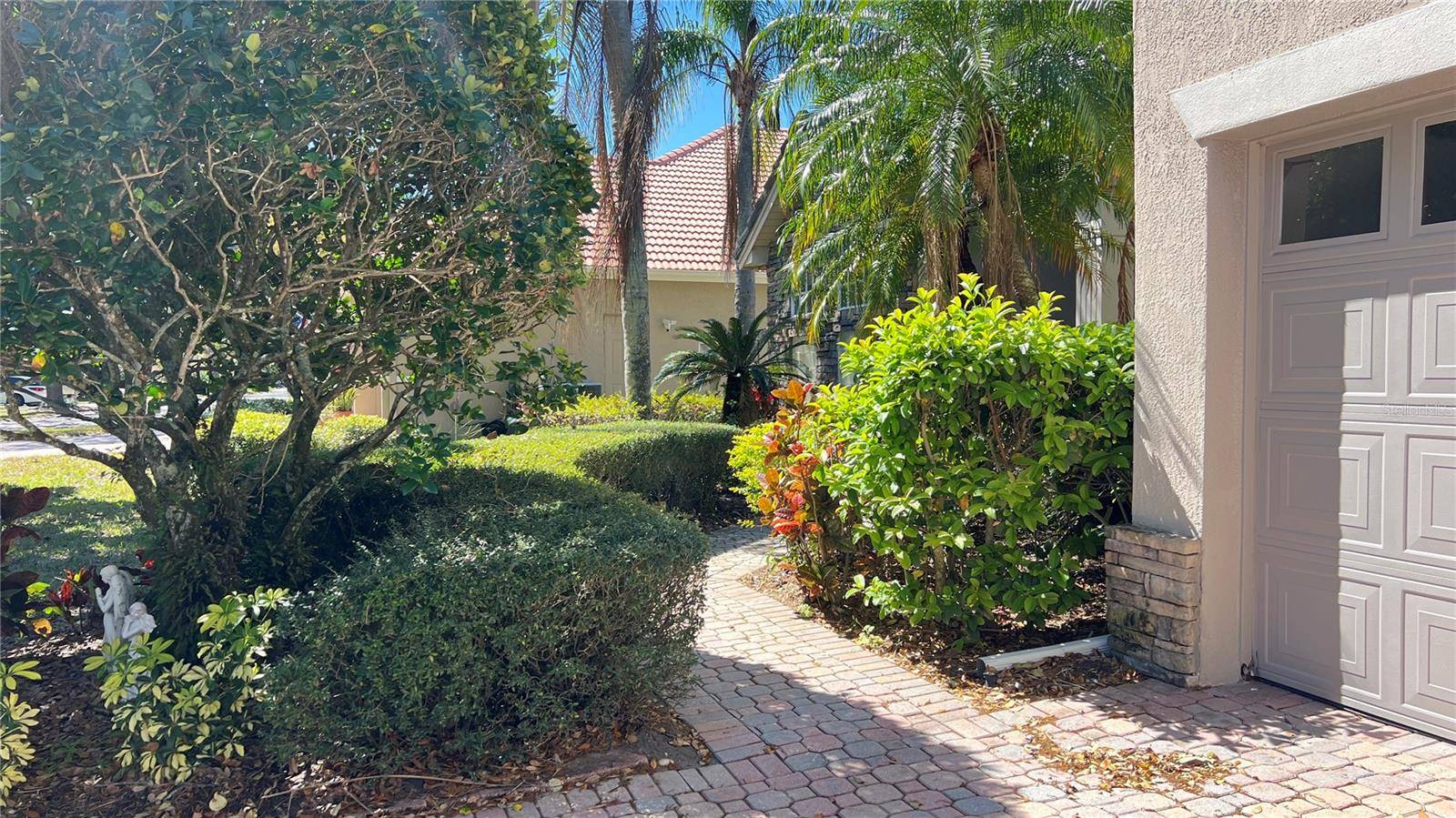 8854 OAK LANDINGS CT, Orlando, FL 32836