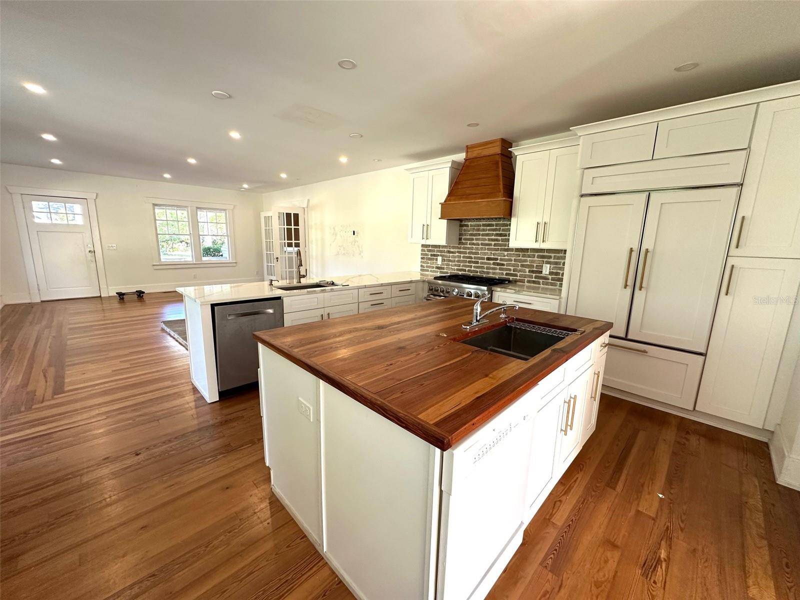 138 W STETSON AVE, Deland, FL 32720