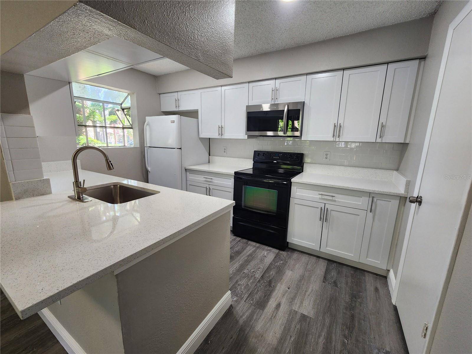 200 AFTON SQ #108, Altamonte Springs, FL 32714