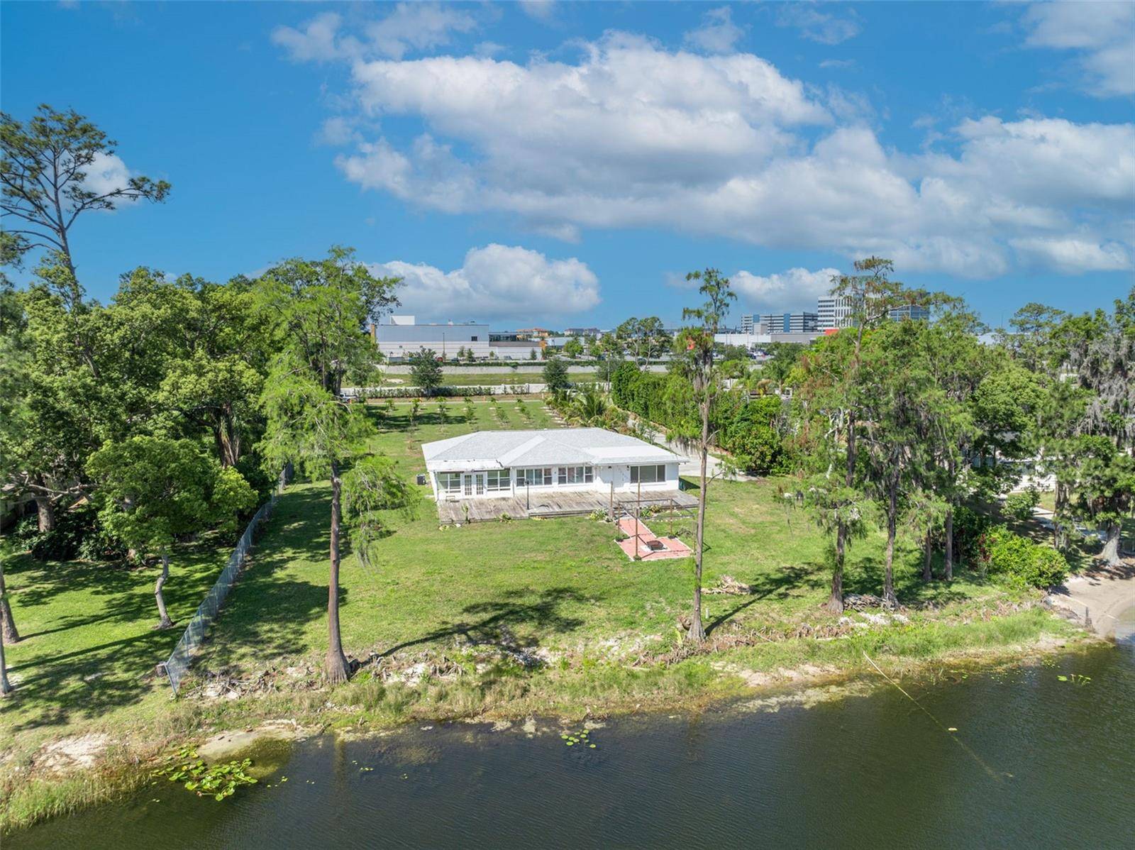 7420 LAKE WILLIS DR, Orlando, FL 32821