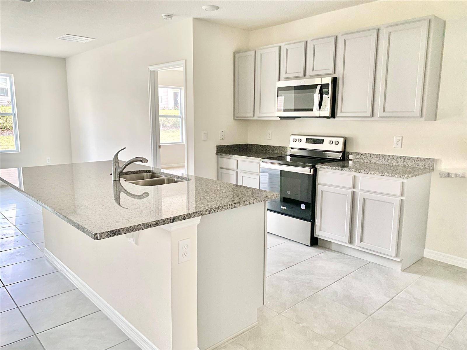 2637 ROWAN ST, Tavares, FL 32778