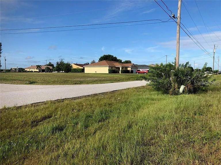 339 NE 19TH TER, Cape Coral, FL 33909