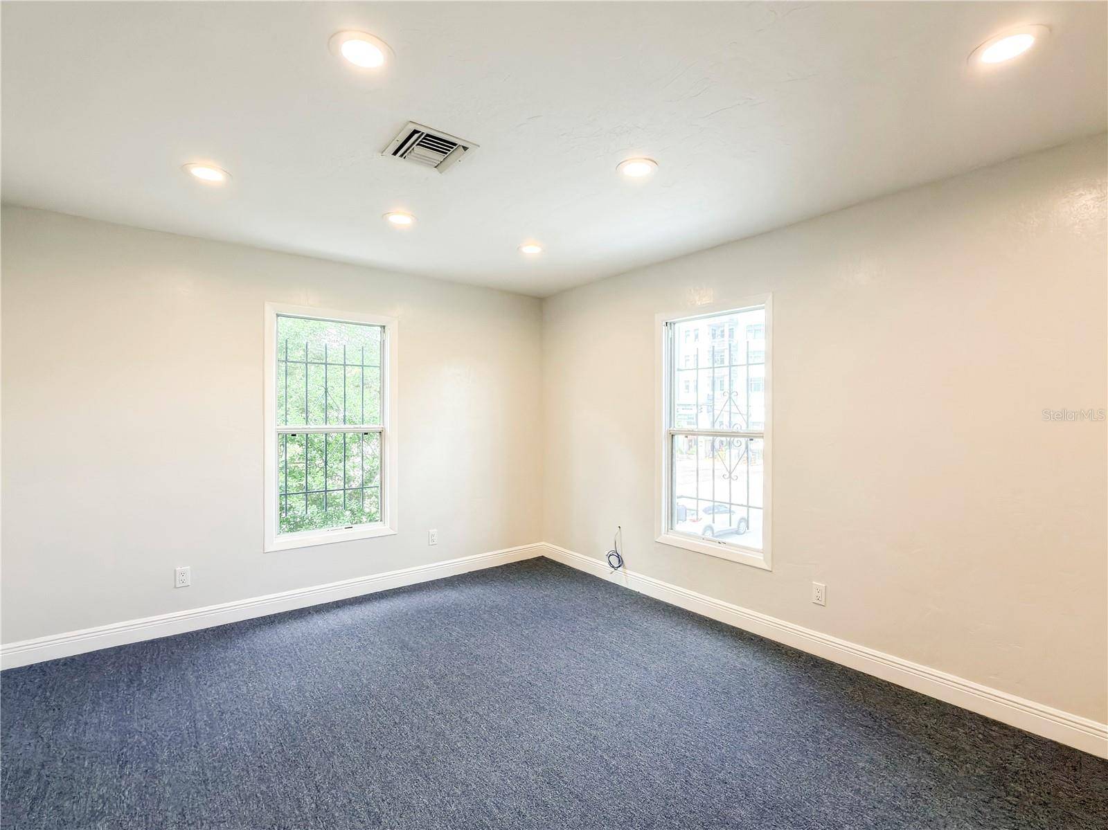 703 E PINE ST, Orlando, FL 32801