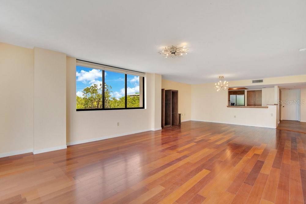 530 E CENTRAL BLVD #406, Orlando, FL 32801