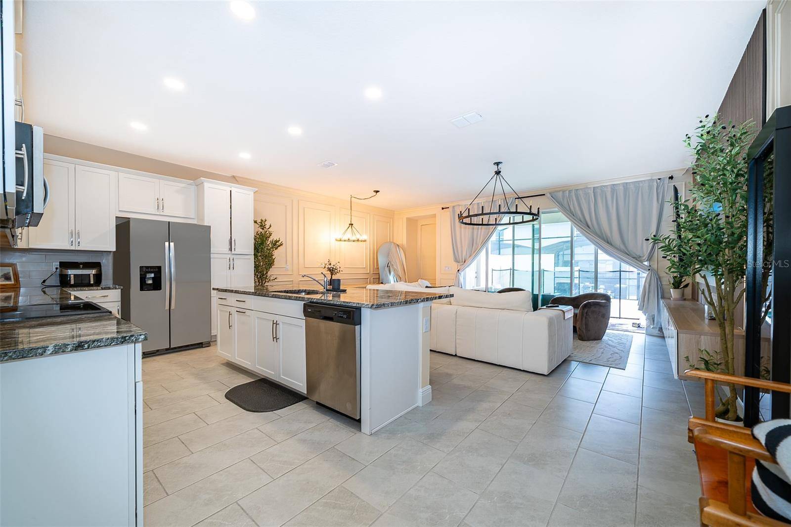1660 TROPICAL PALMS CIR, Kissimmee, FL 34747