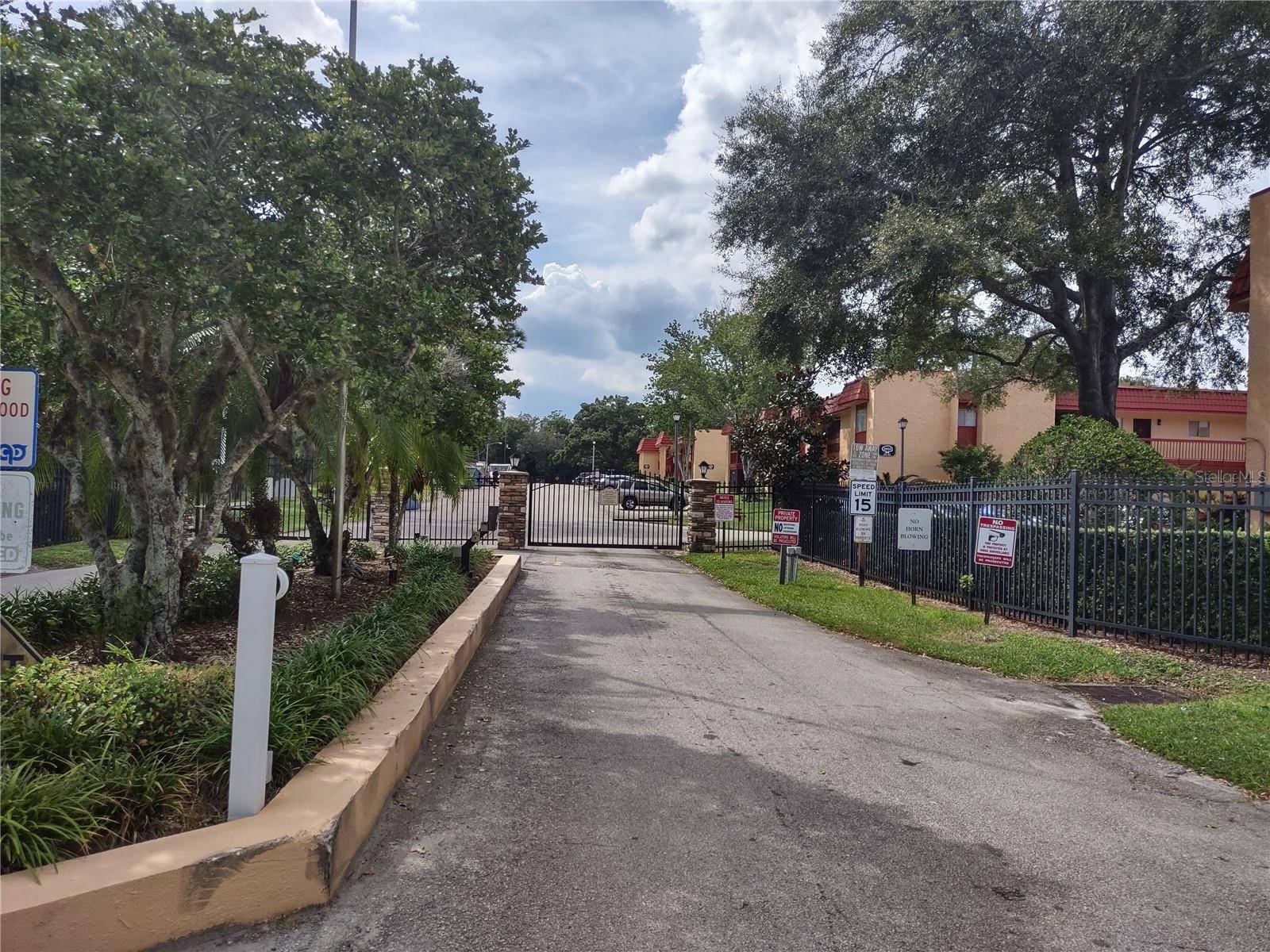 2806 N POWERS DR #8, Orlando, FL 32818