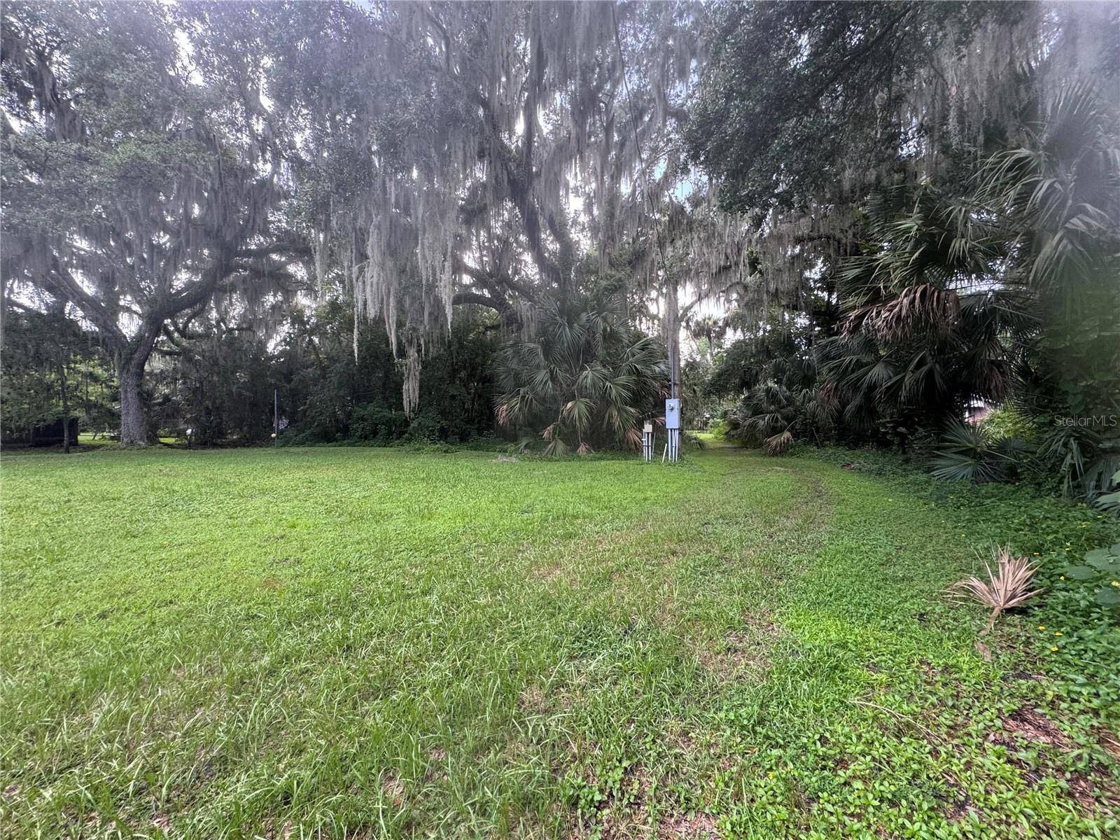 1530 SWAMP LN, Geneva, FL 32732