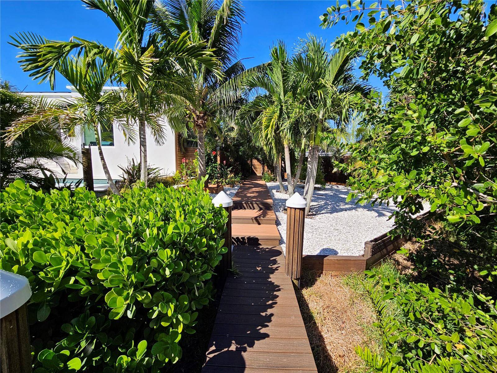2408 NASSAU ST, Sarasota, FL 34231