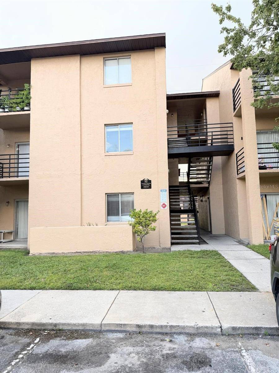 5226 VIA HACIENDA CIR #A215, Orlando, FL 32839