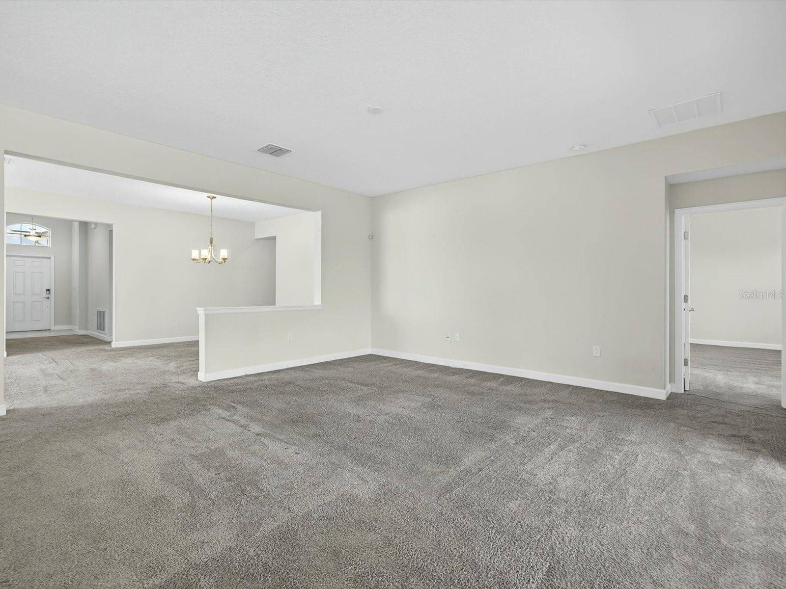 466 BRUNSWICK DR, Davenport, FL 33837