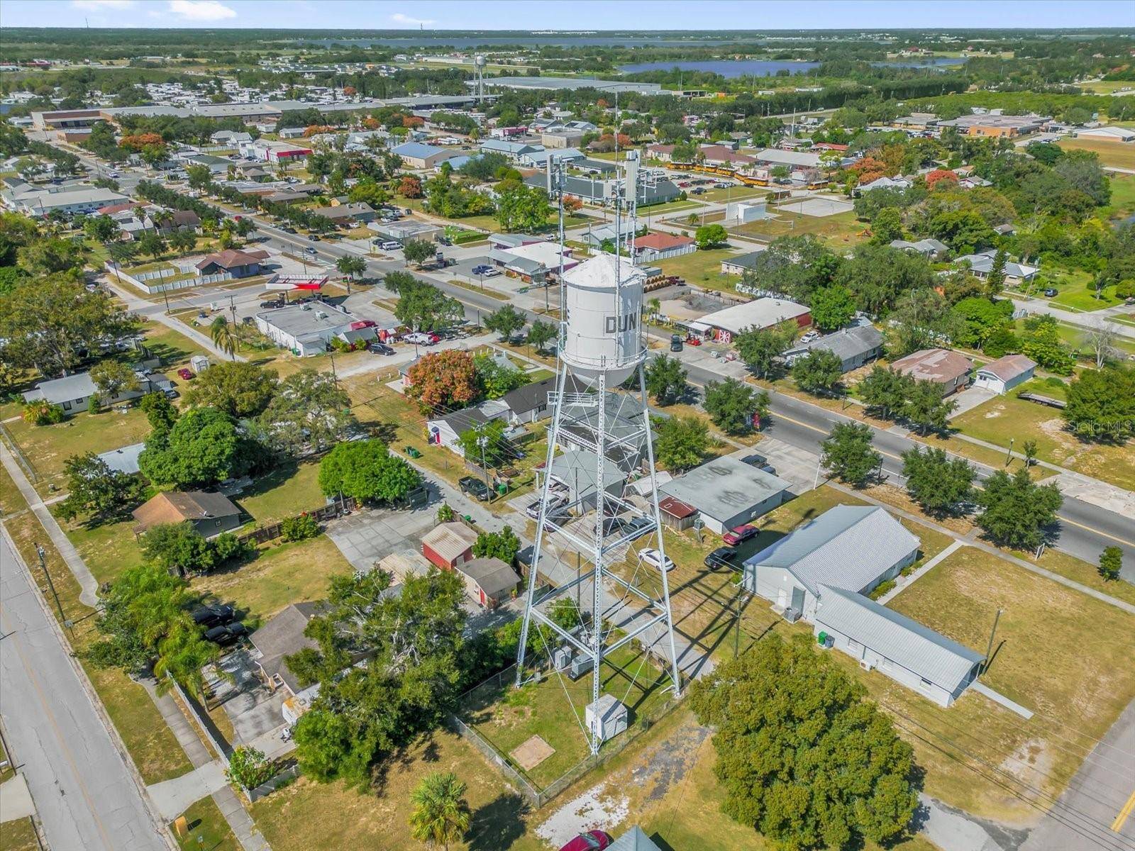 312 E MAIN ST, Dundee, FL 33838
