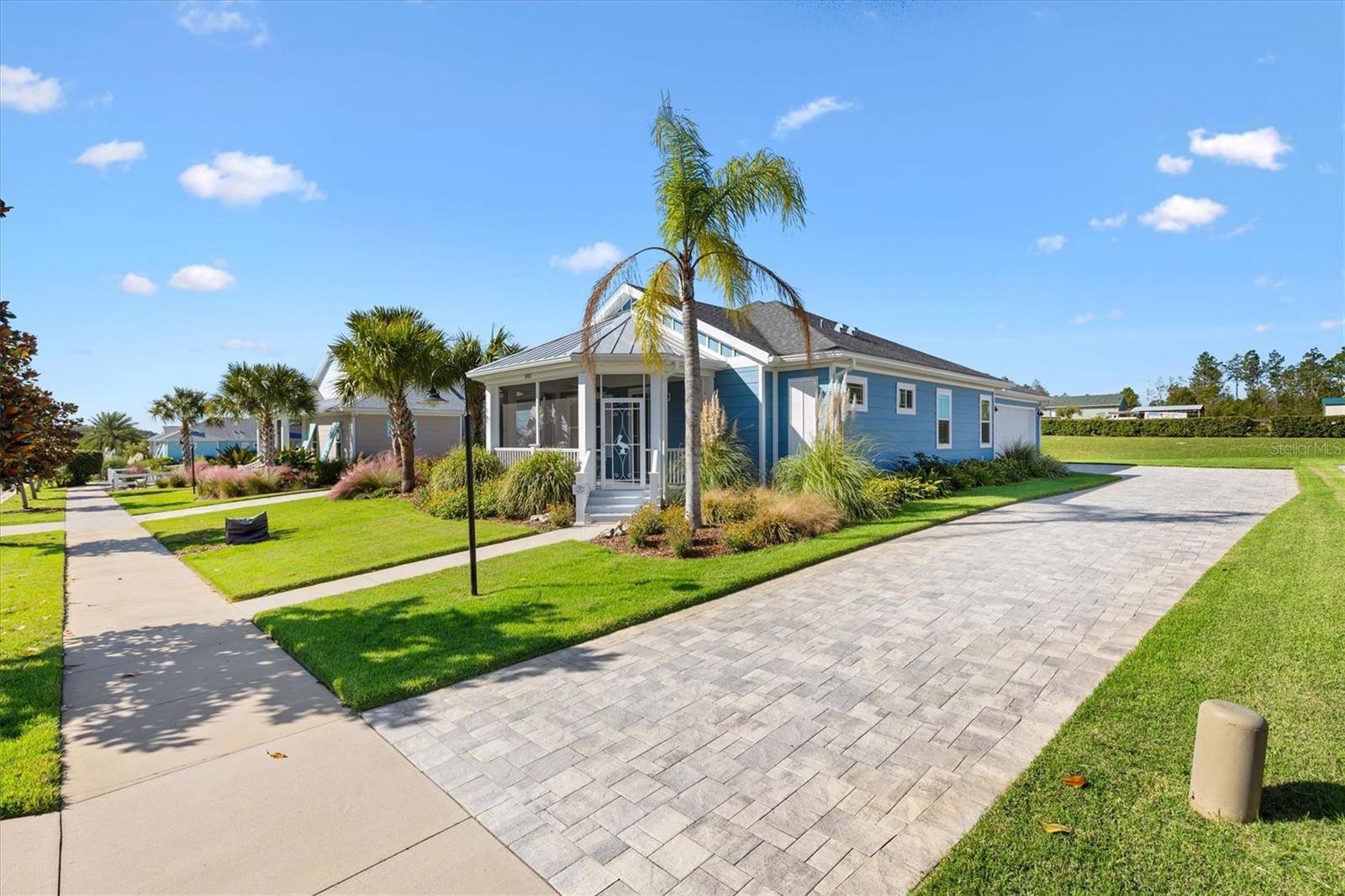 1052 SUGAR LOAF KEY LOOP, Lady Lake, FL 32159