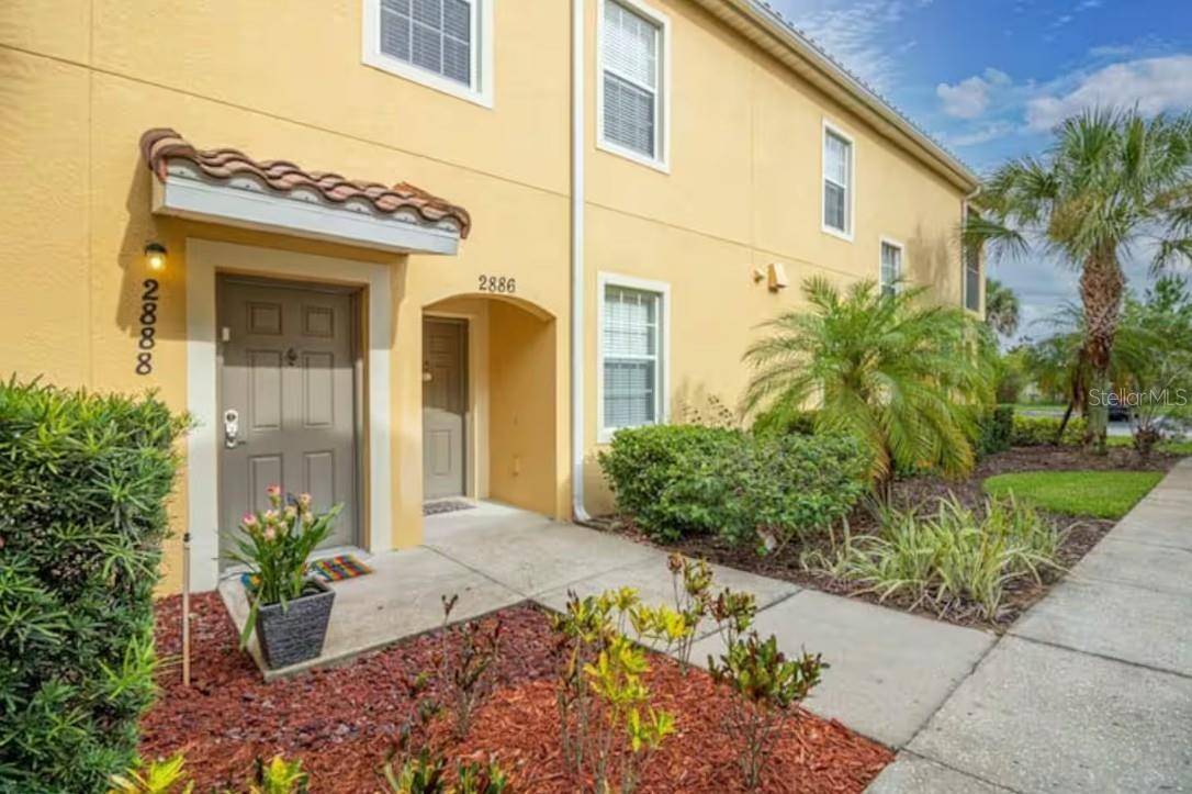 2888 OAKWATER DR #2888, Kissimmee, FL 34747