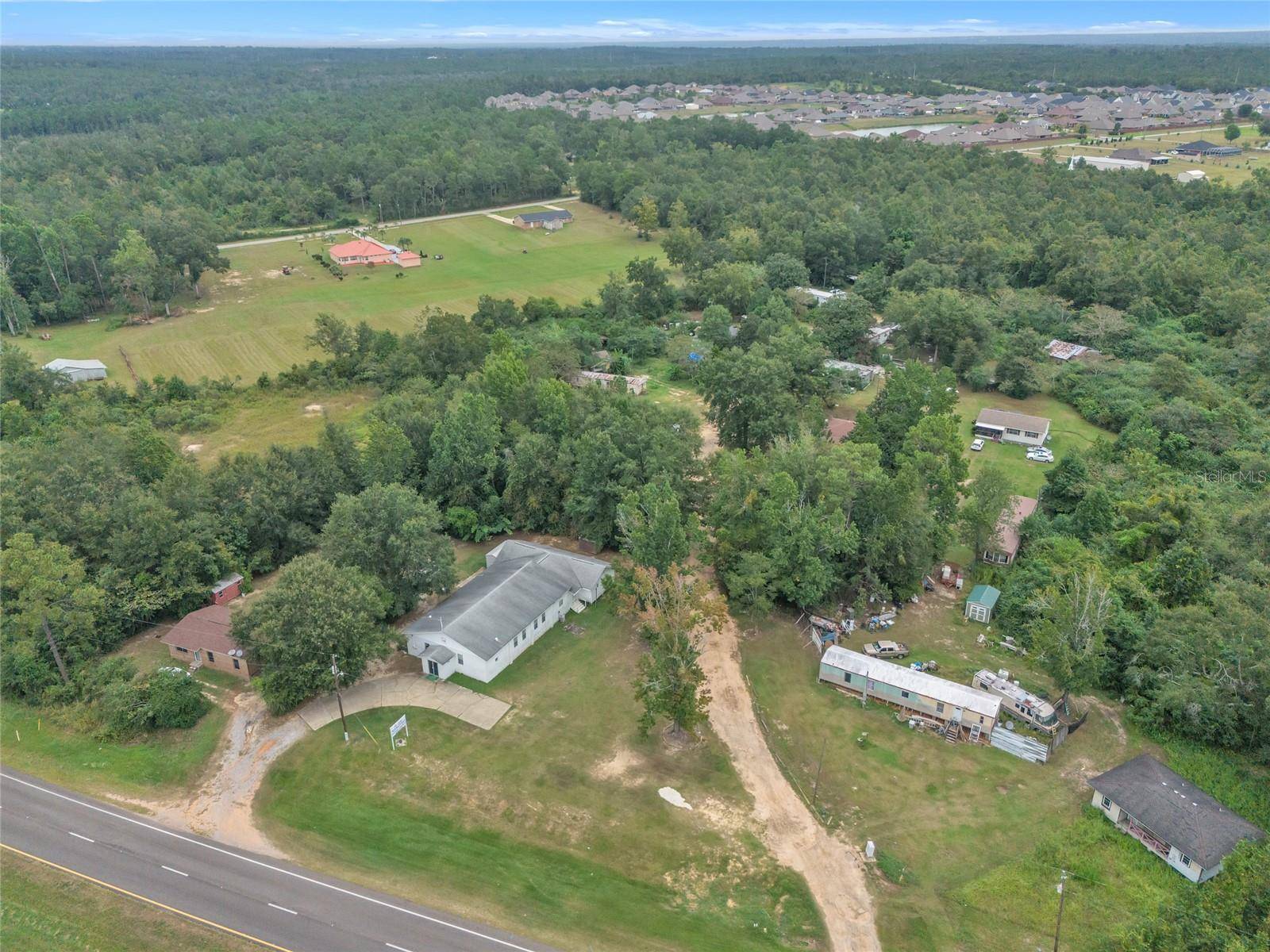 465 HAZZARD LN, Cantonment, FL 32533