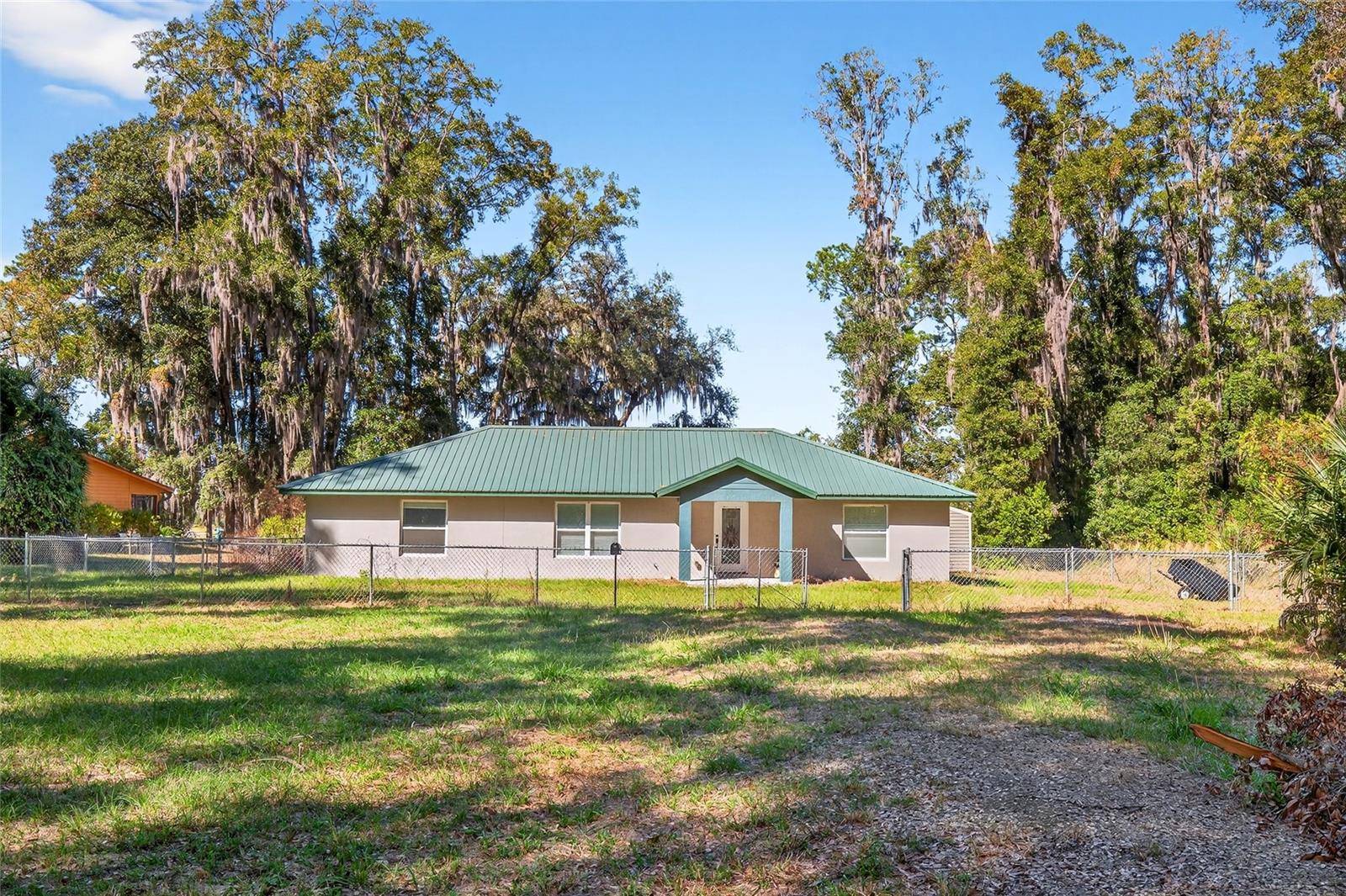 201 N WEST ST, Interlachen, FL 32148