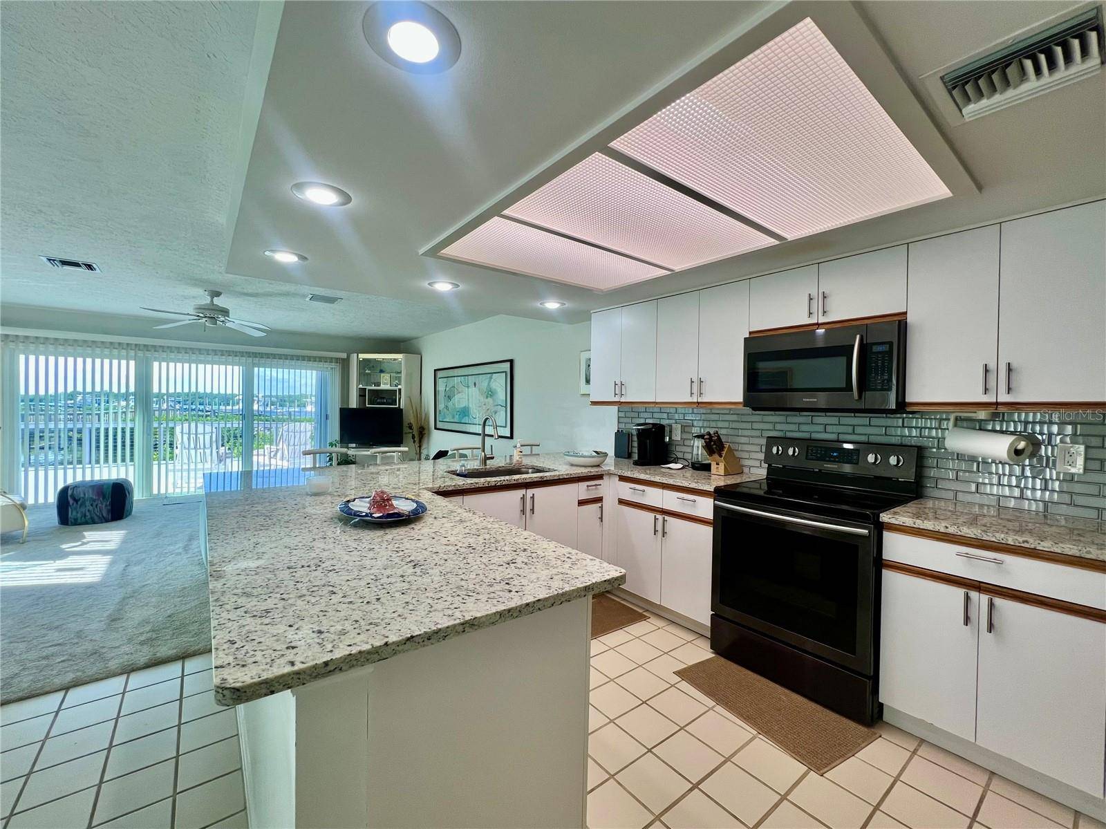 2486 HARBOUR COVE DR, Hutchinson Island, FL 34949