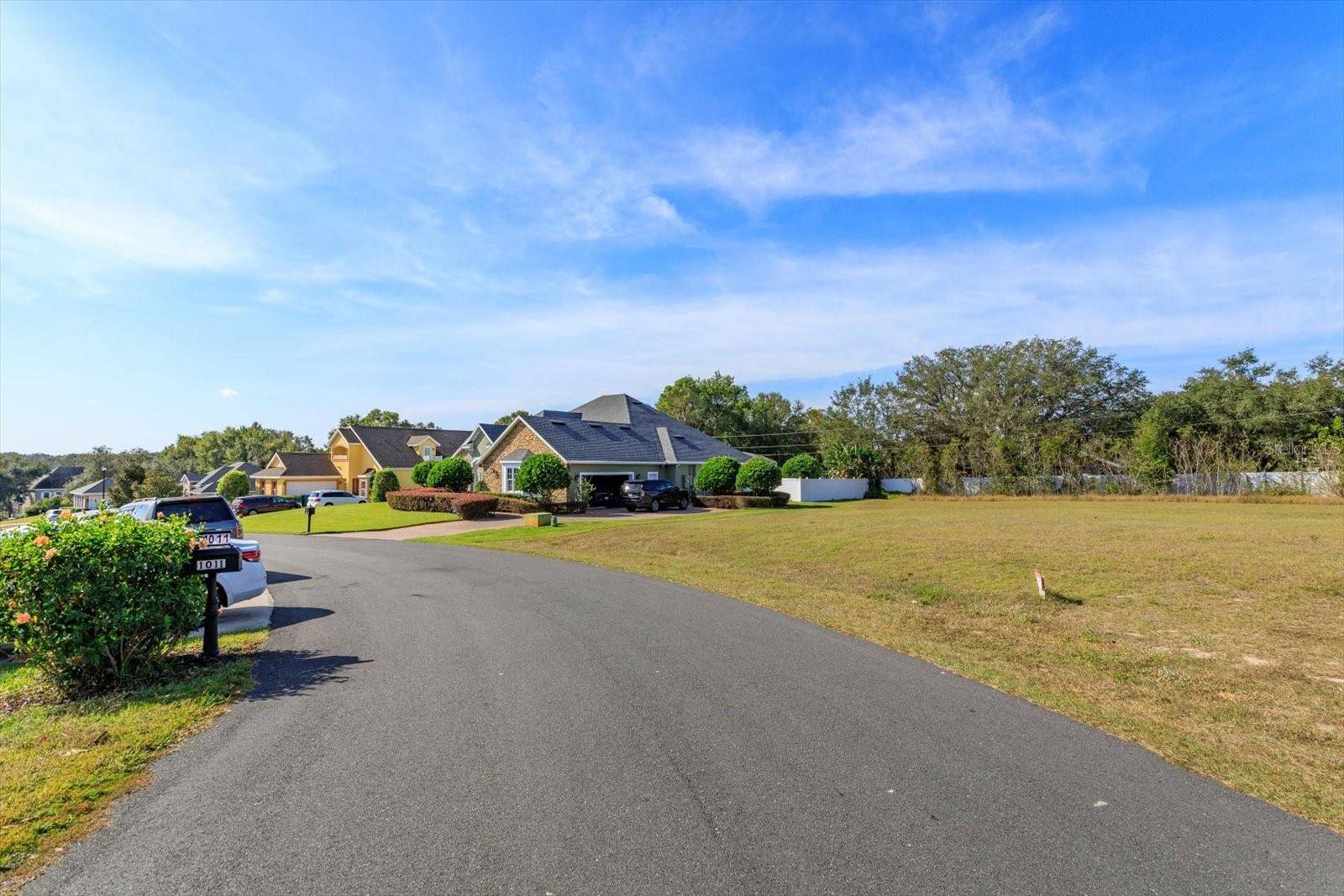 1004 MYRTLE BREEZES CT, Fruitland Park, FL 34731
