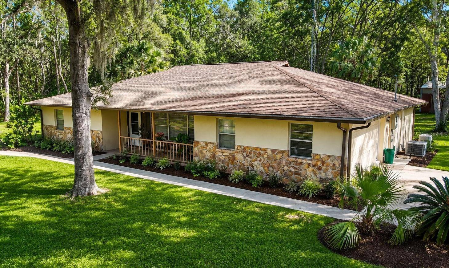 37600 ROLLING ACRES RD, Lady Lake, FL 32159