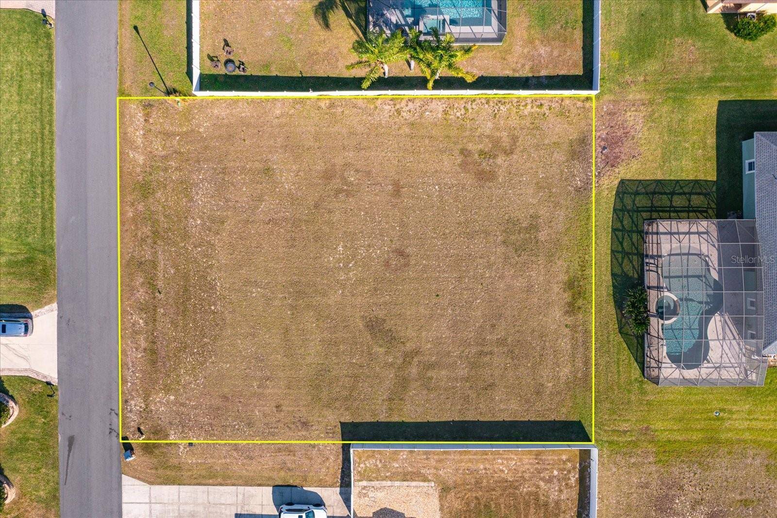 1013 MYRTLE BREEZES CT, Fruitland Park, FL 34731