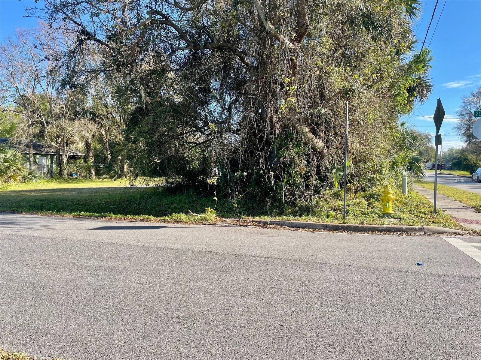 E 20TH ST, Sanford, FL 32771