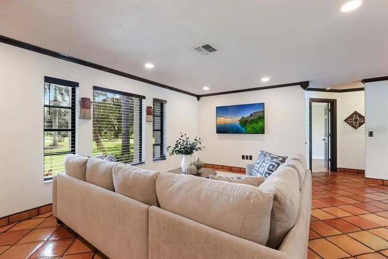 2077 RACIMO DR, Sarasota, FL 34240